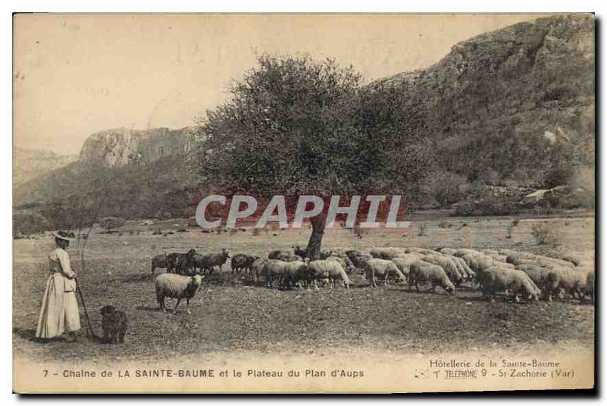 Chaine de LA SAINTE-BAUME et le Plateau du Plan d'Aups — Hôtellerie de la Sainte-Baume, St-Zacharie (Var)