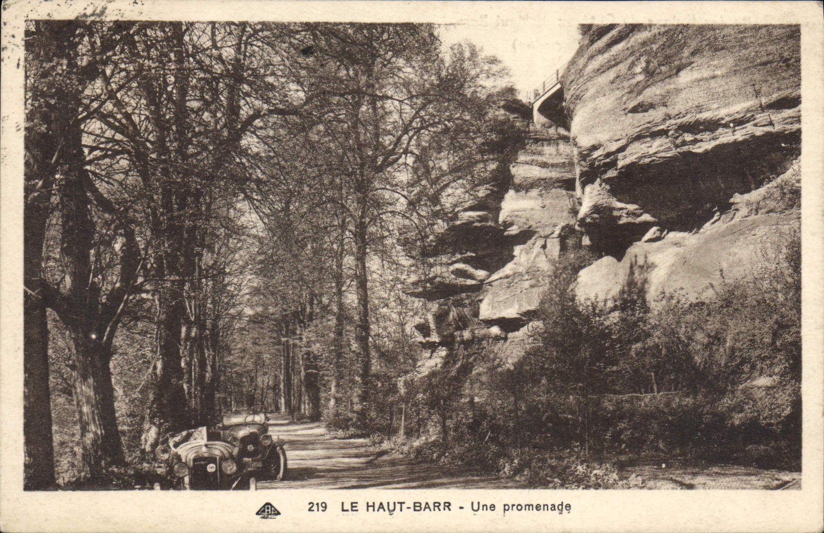 CPA Le Haut Barr Une promenade Automobile
