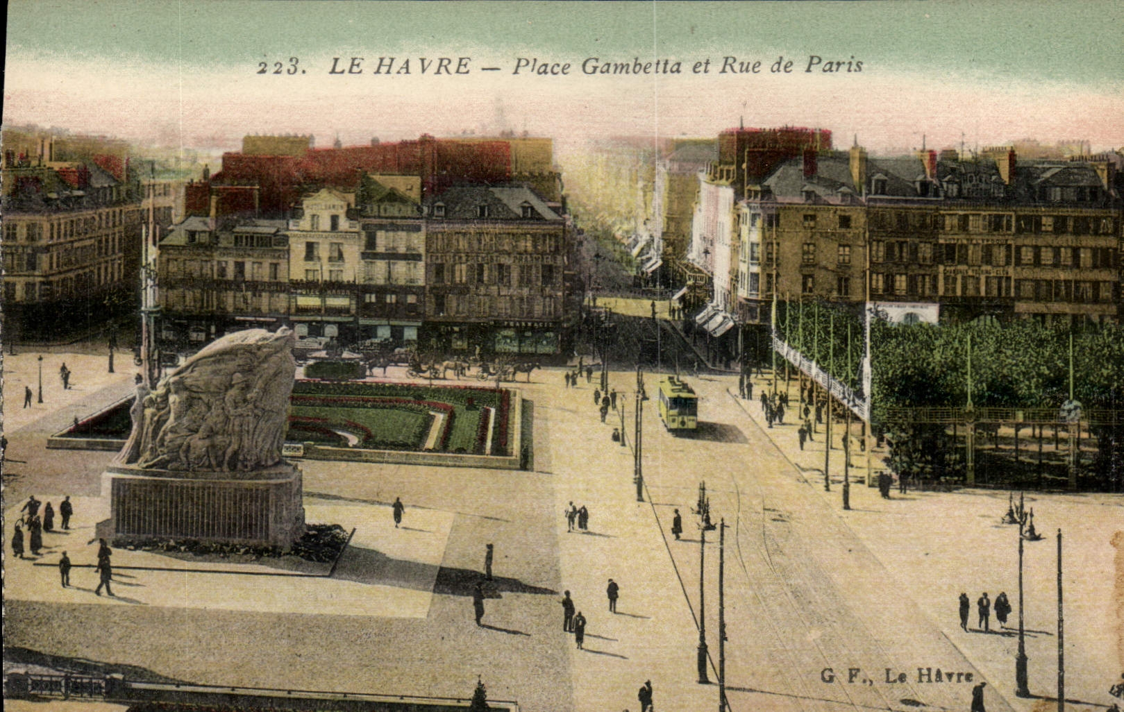 CPA Le Havre Place Gambetta et Rue de Paris 