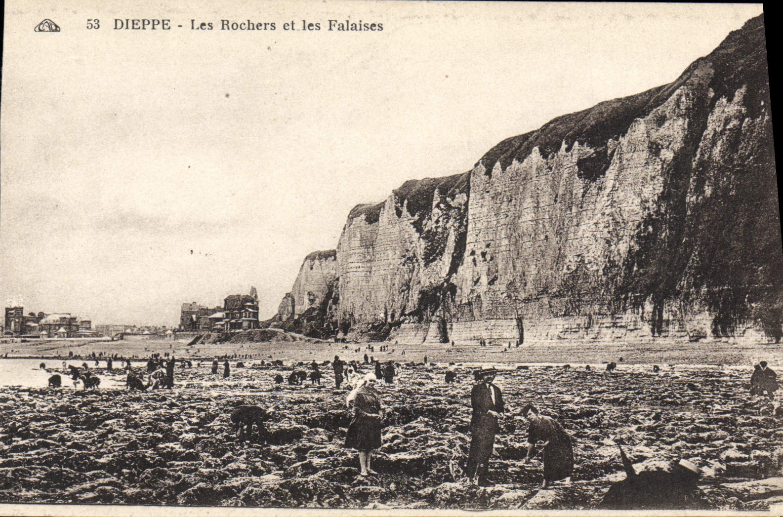 CPA Dieppe Les Rochers et les Falaises 
