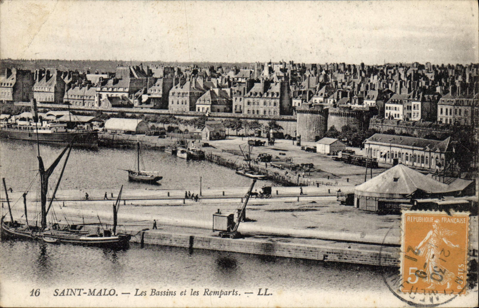 Saint-Malo — Les Bassins et les Remparts — LL.