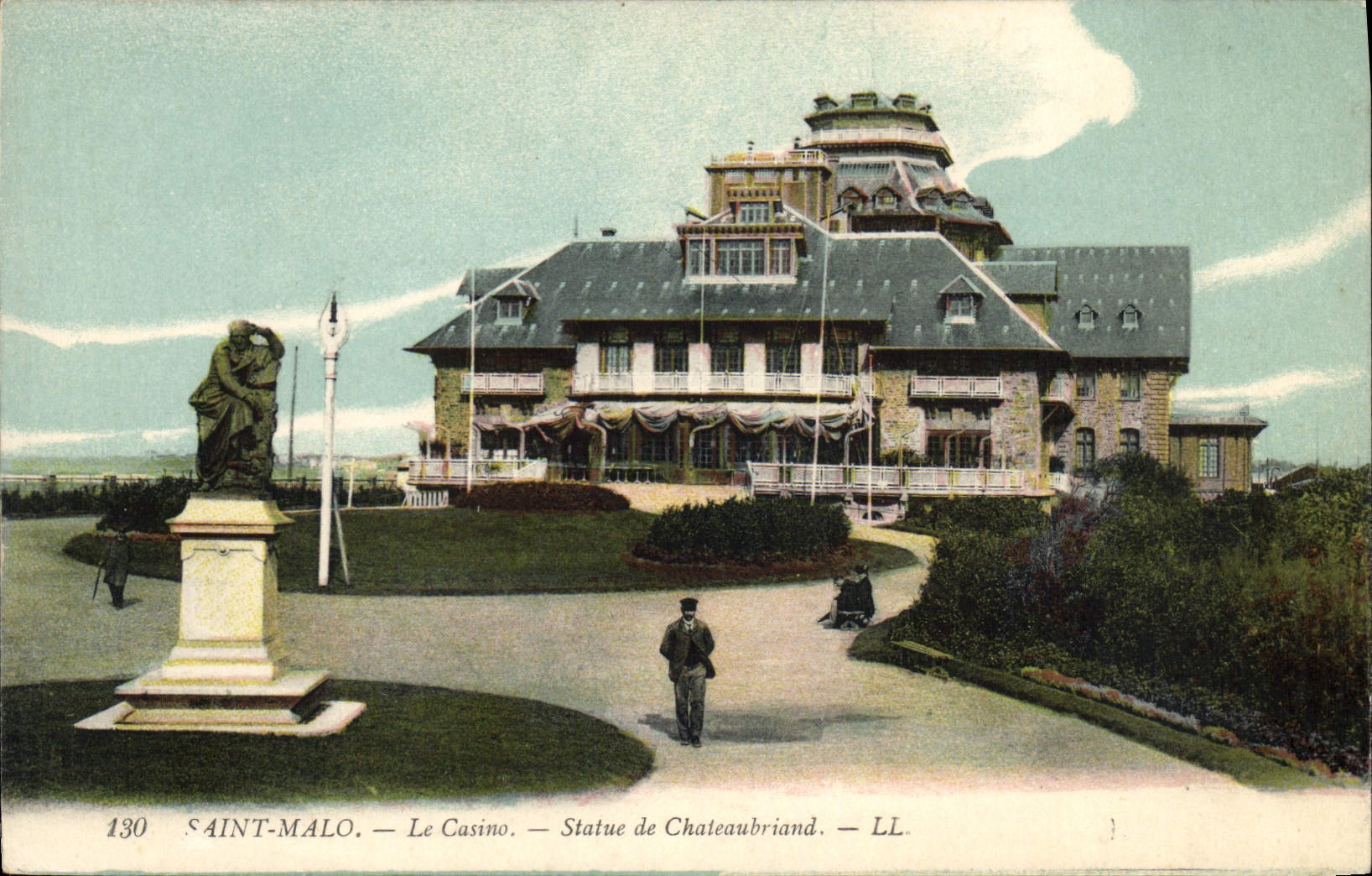 Saint-Malo — Le Casino — Statue de Chateaubriand — LL. — N° 130