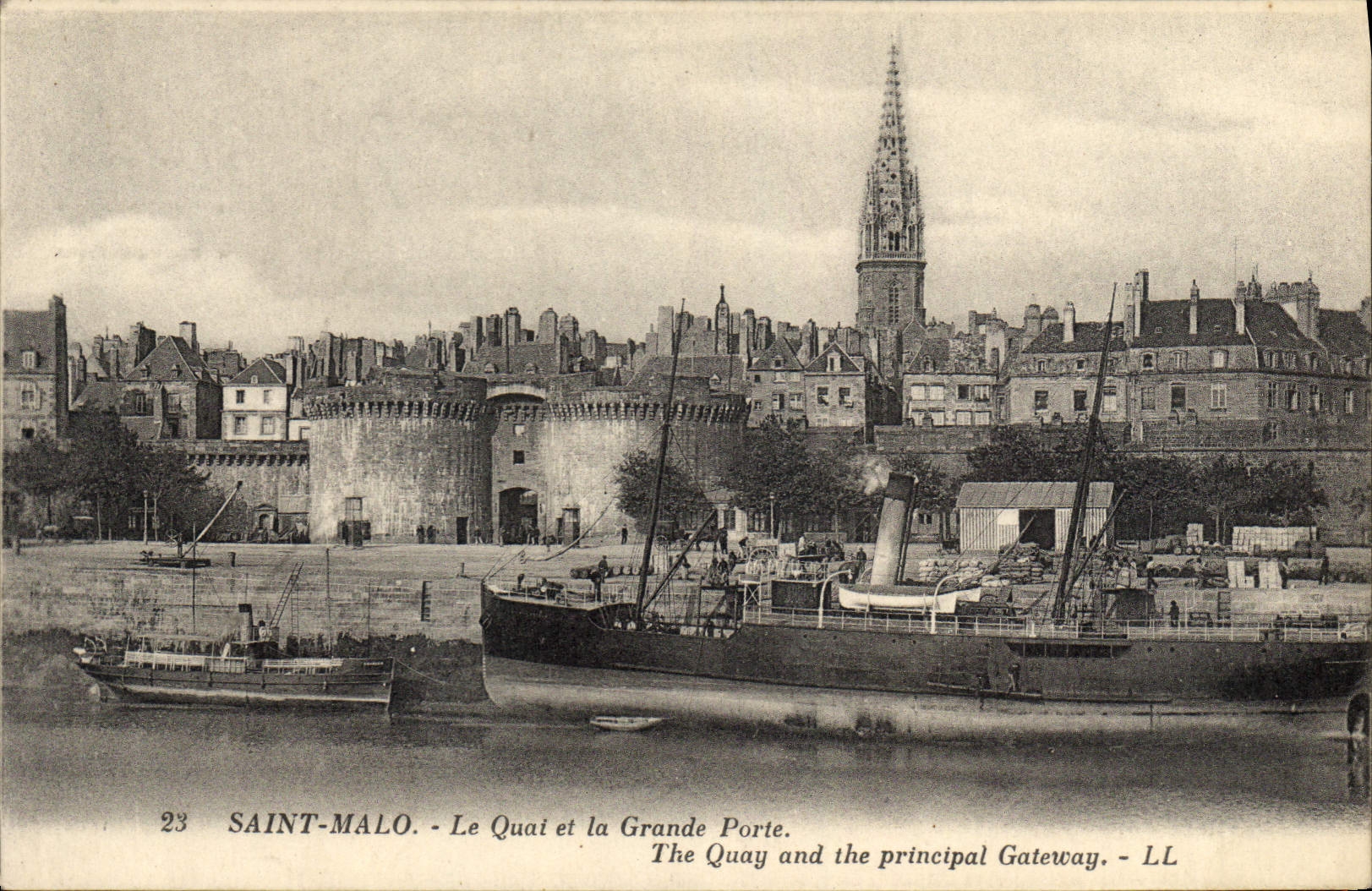 SAINT-MALO - Le Quai et la Grande Porte - LL