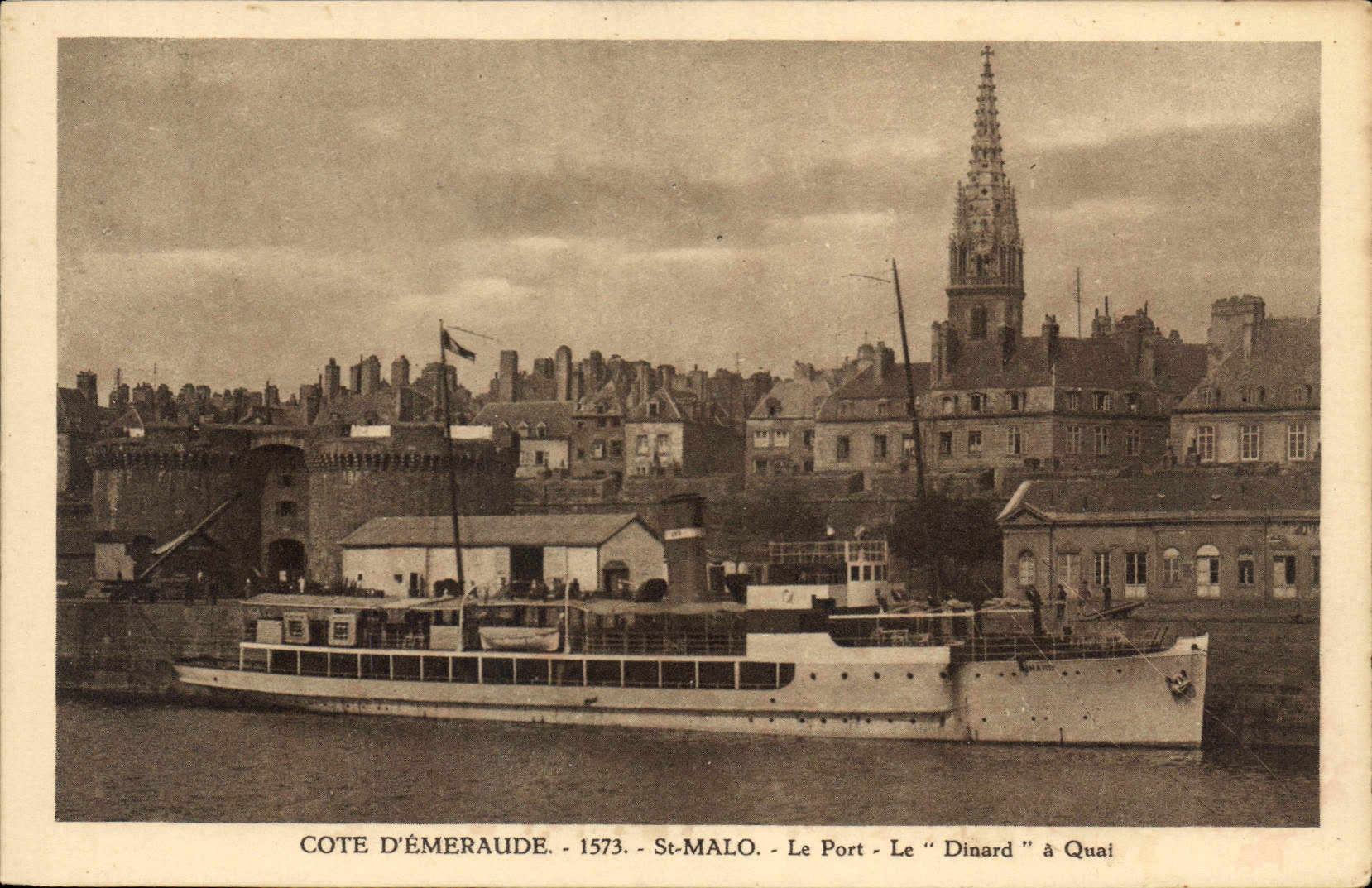 St-Malo - Le Port - Le "Dinard" à Quai — Cote d'Émeraude - 1573