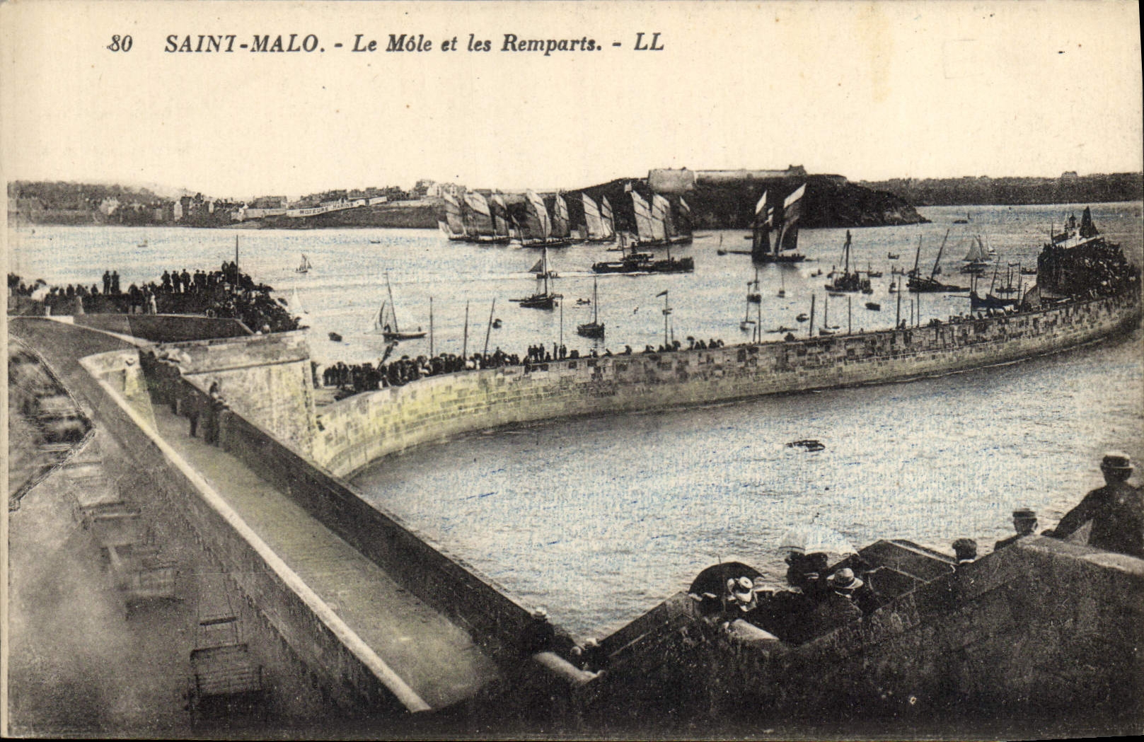 Saint-Malo - Le Môle et les Remparts - LL