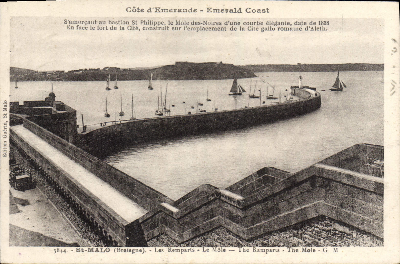 CPA Cote d'Emeraude Emerald Coast St Malo Bretagne Les Remparts le Mole 