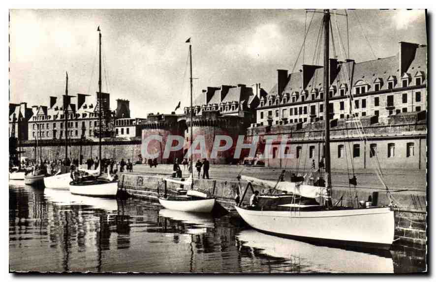 Saint-Malo — Le port des yachts et la grande Porte — Éditions du Grenet, Paris