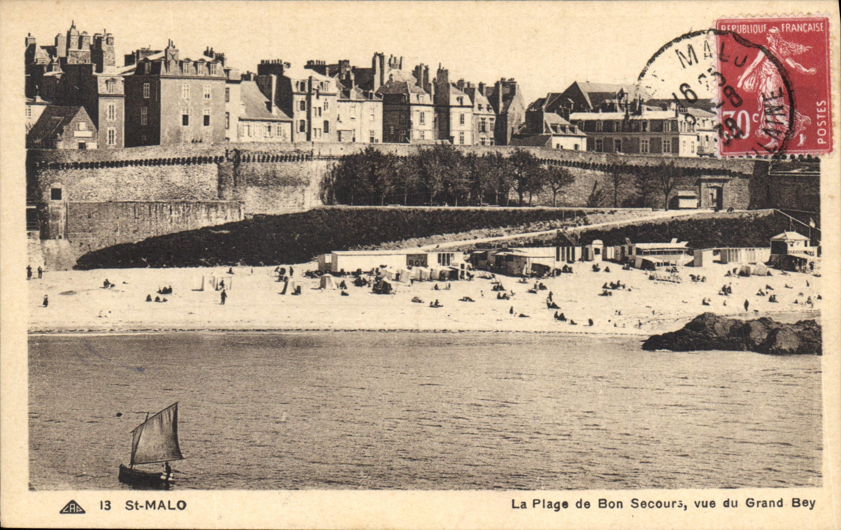 La Plage de Bon Secours, vue du Grand Bey — St-Malo — éditeur CPA