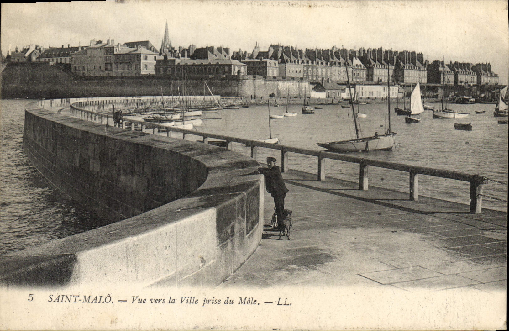 Saint-Malo — Ansicht auf die Stadt vom Môle — LL.