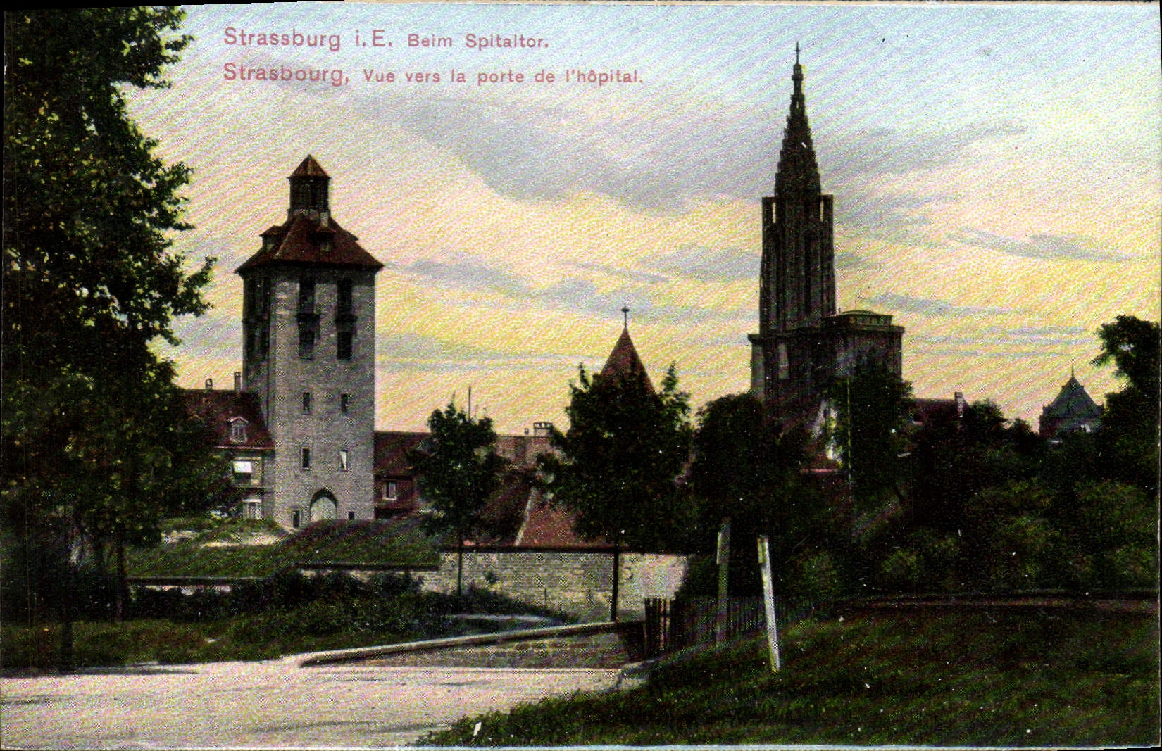 CPA Strasbourg Vue vers la porte de l'hopital 