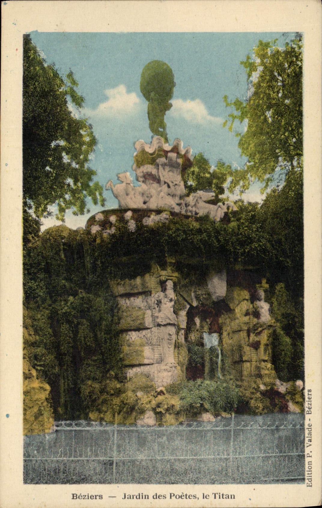 CPA Beziers Jardin des Poetes le Titan 