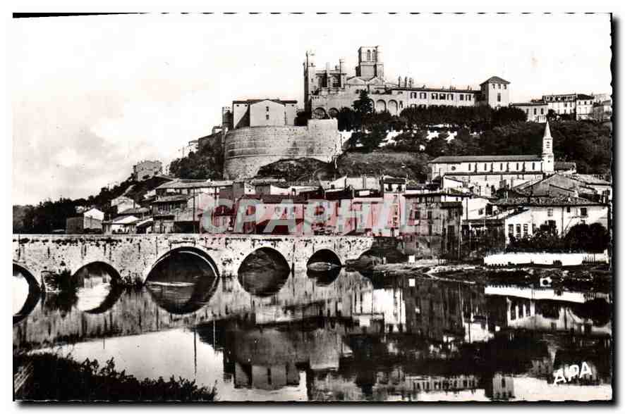 CPA Beziers Herault Cathedrale St Nazaire et le Pont 