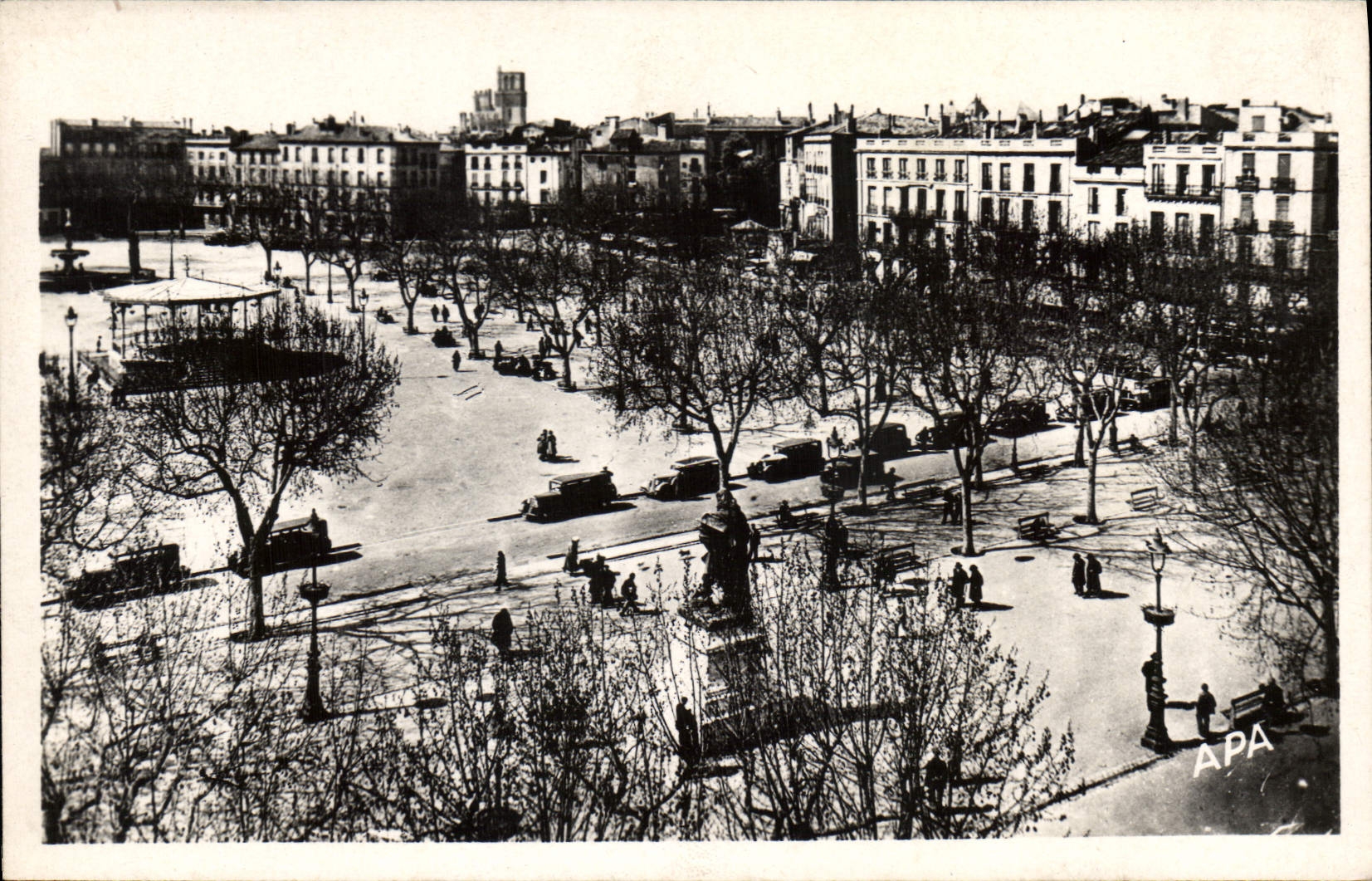 CPA Beziers Place Jean Jeures et Statue Paul Riquet 