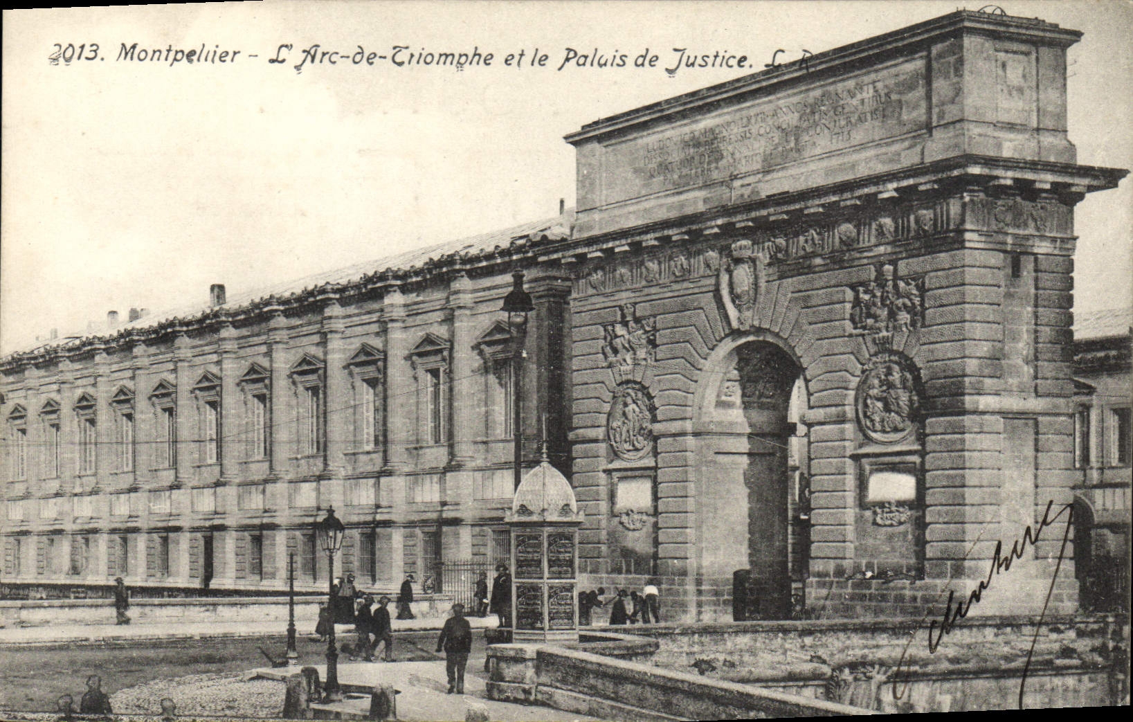 Montpellier - L'Arc-de-Triomphe et le Palais de Justice. L. R. - C. Claubury