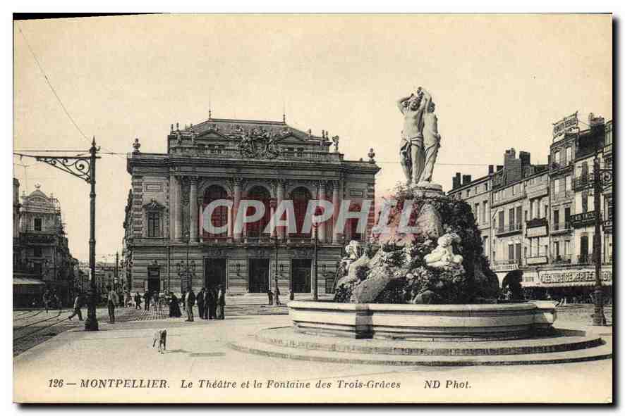 CPA Montpellier Le Theatre et la Fontaine des Trois Graces 