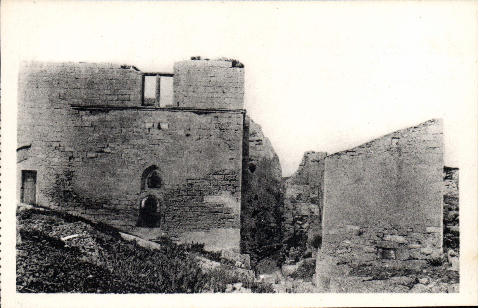 Les Baux - Maison de la Tour de Braû (XIIIe s.)