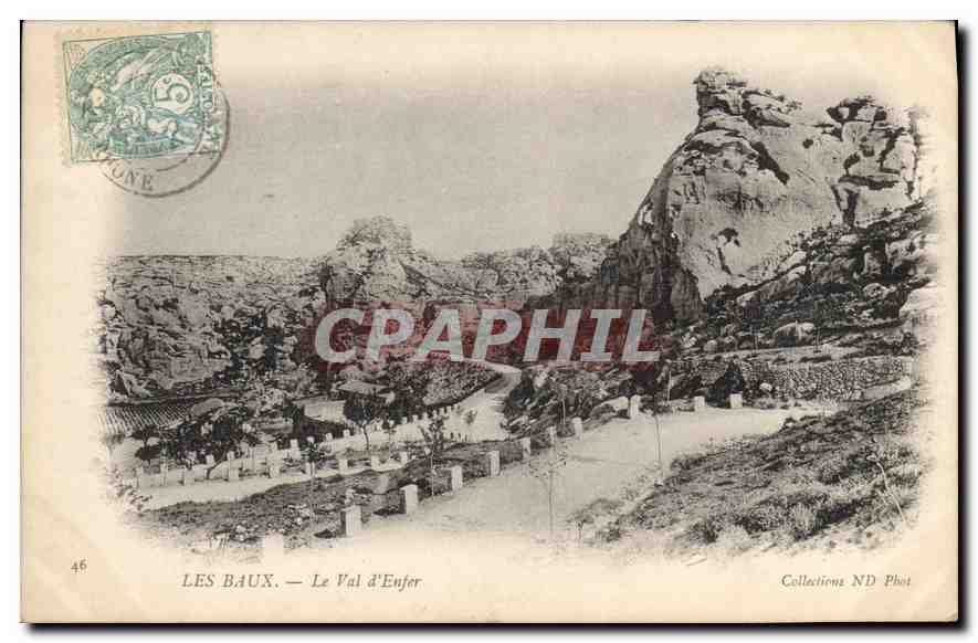 CPA Les Baux Le Val d'Enfer 