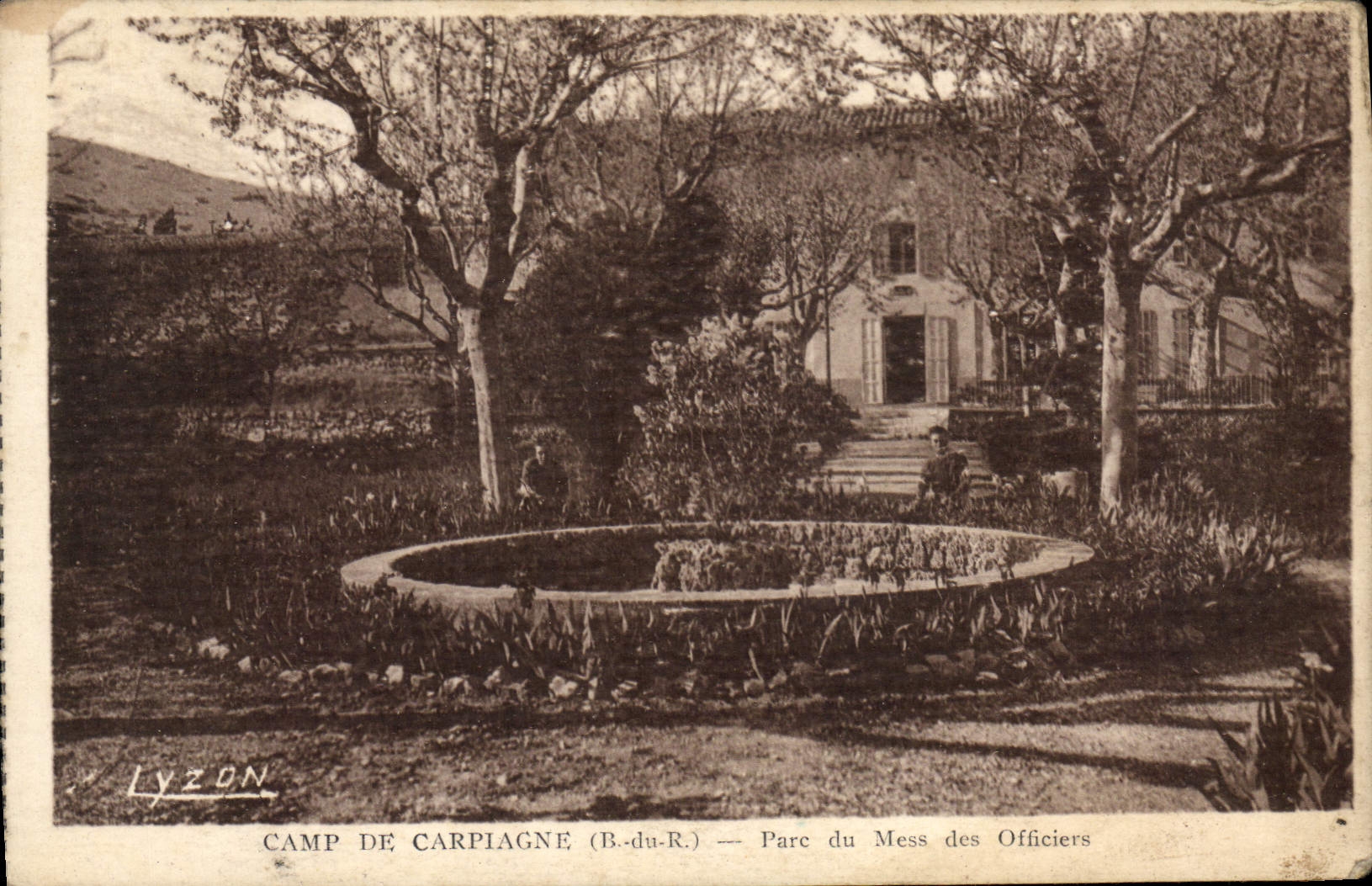 CPA Camp de Carpiagne B du R Parc du Mess des Officiers 