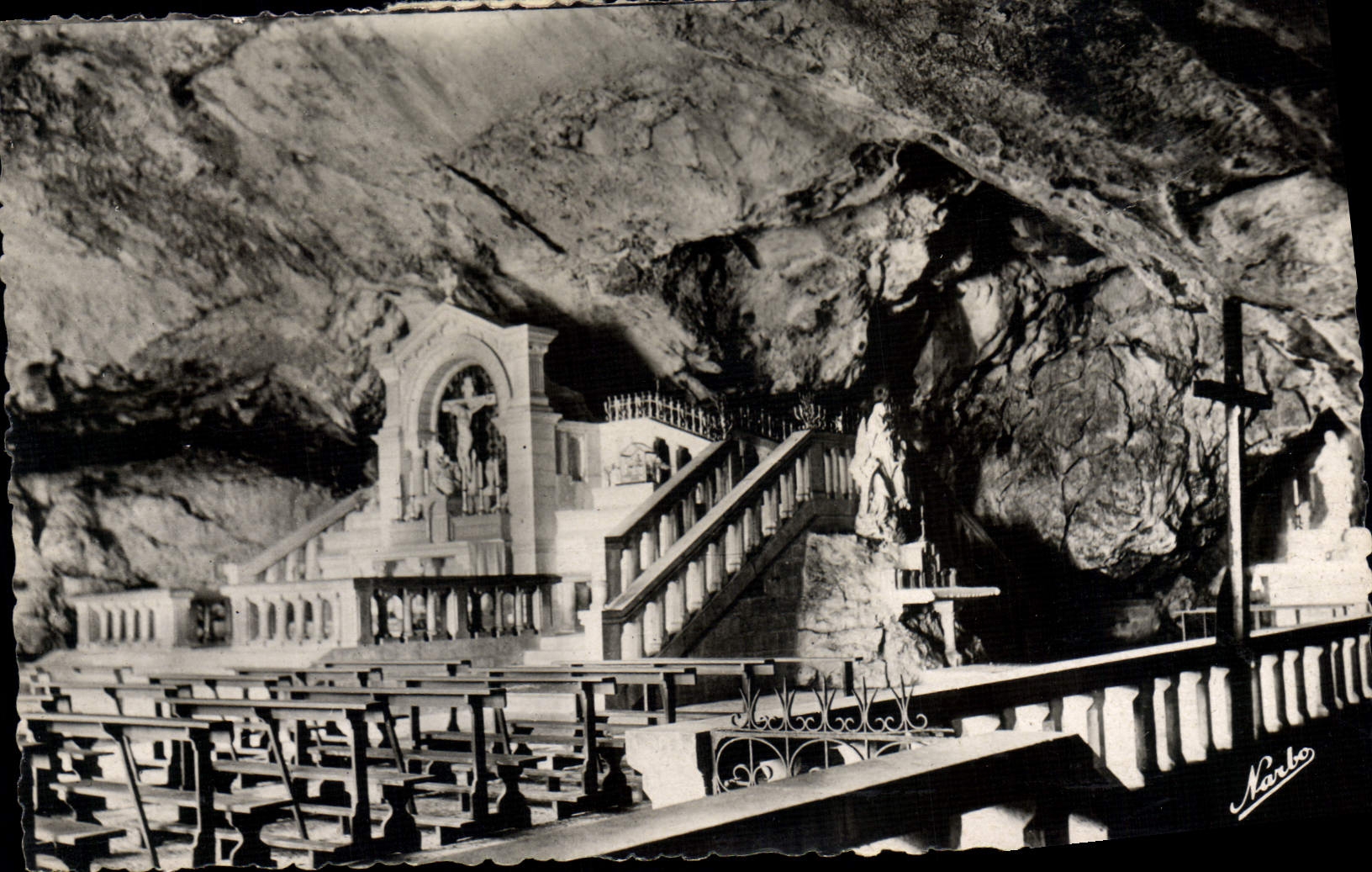 La Grotte de Sainte-Magdeleine — La Sainte-Baume — Éditions Narbo Toulouse