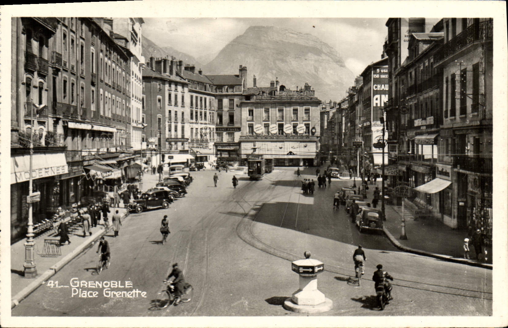 CPA Grenoble Place Grenette 