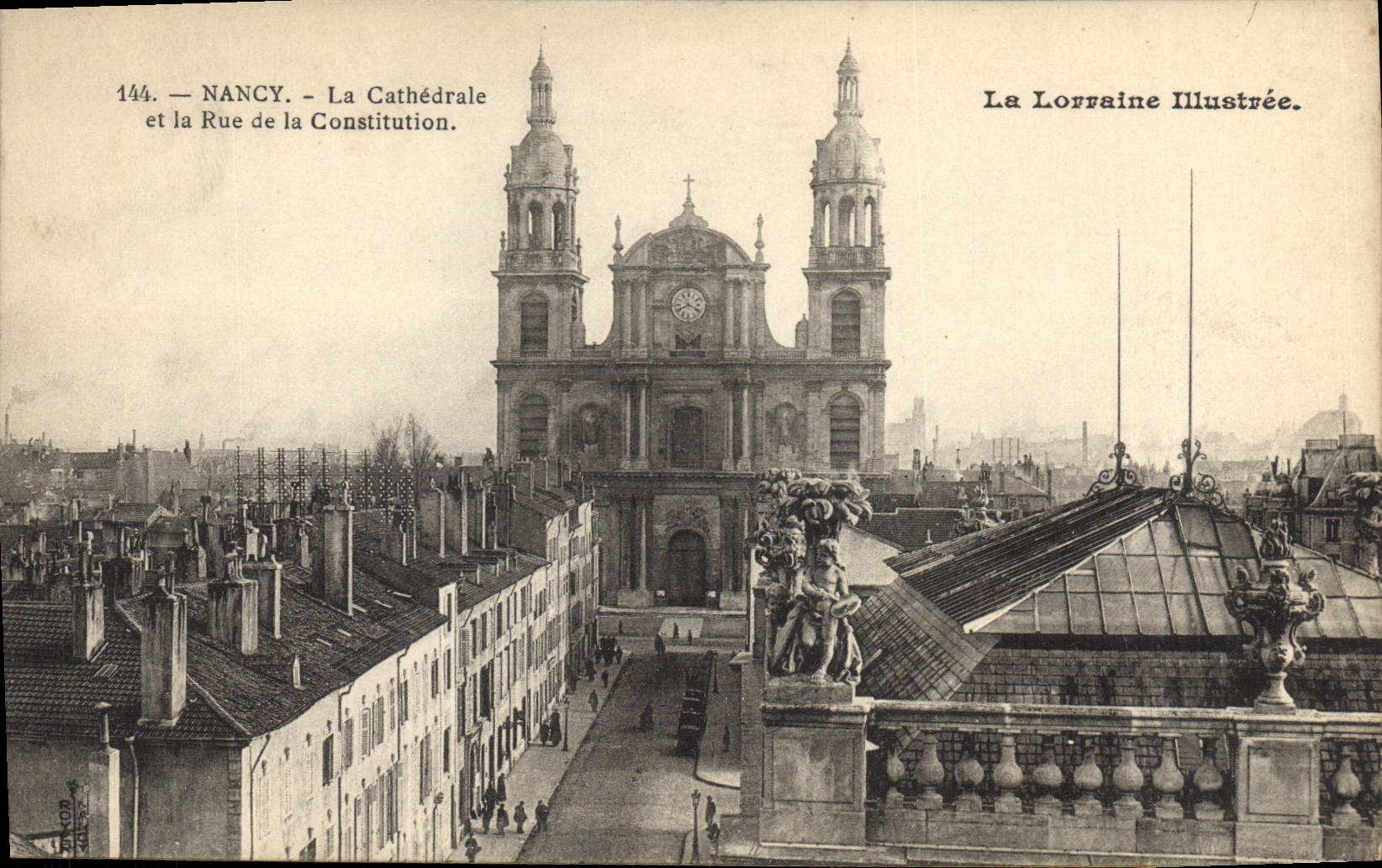 CPA Nancy La Cathedrale et la Rue de la Constitution 