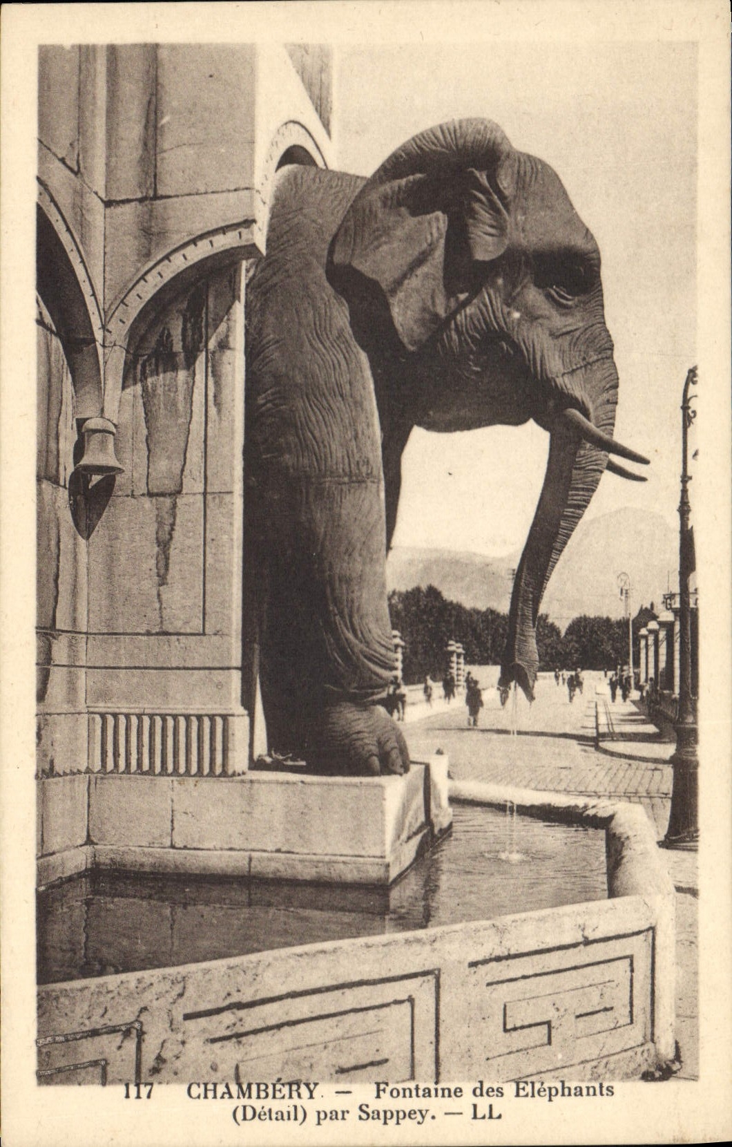 CPA Chambery Fontaine des Elephants (Detail) par Sappey