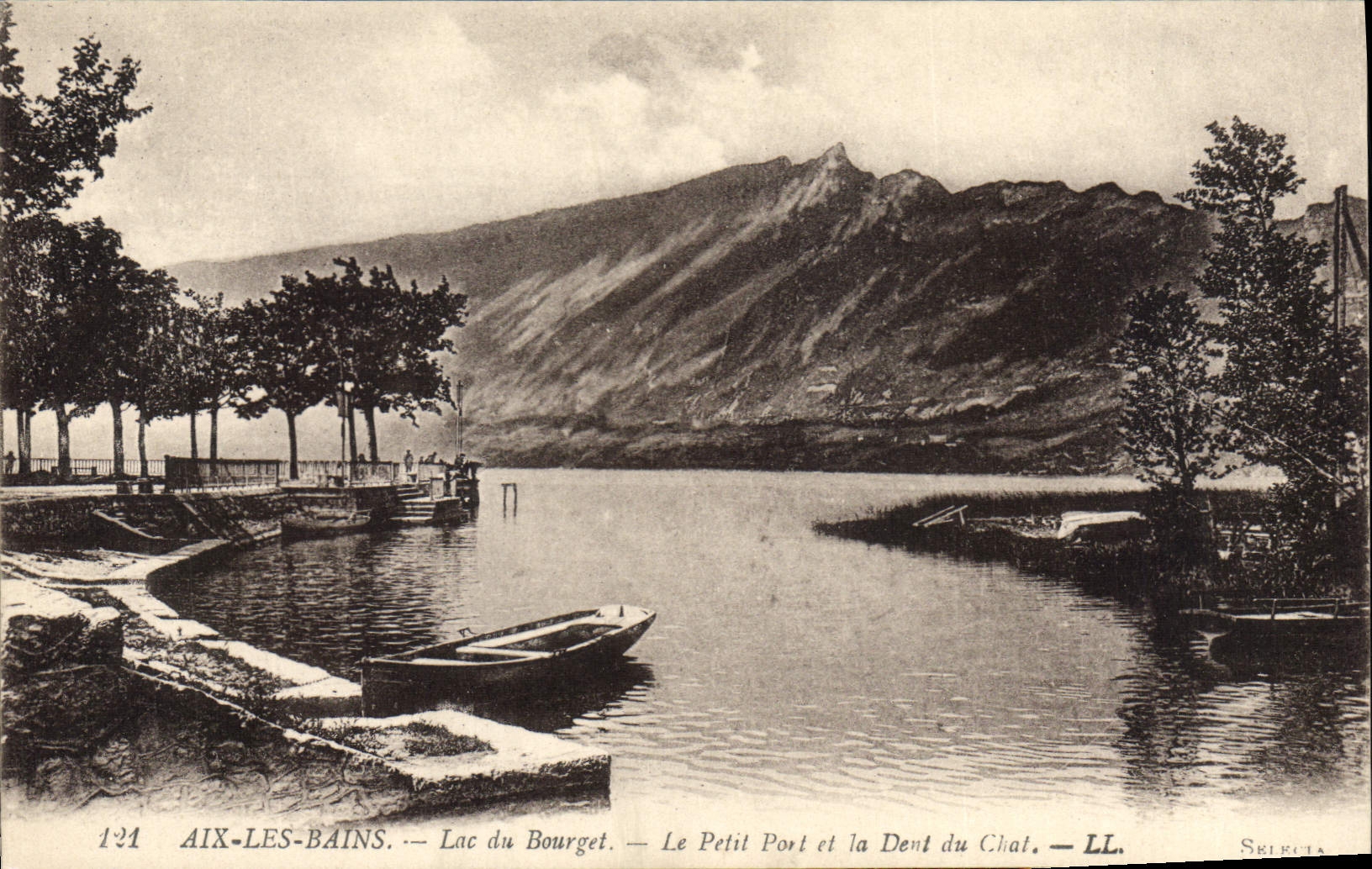 CPA Aix les Bains  Lac du Bourget Le Petit Port et la Dent du Chat