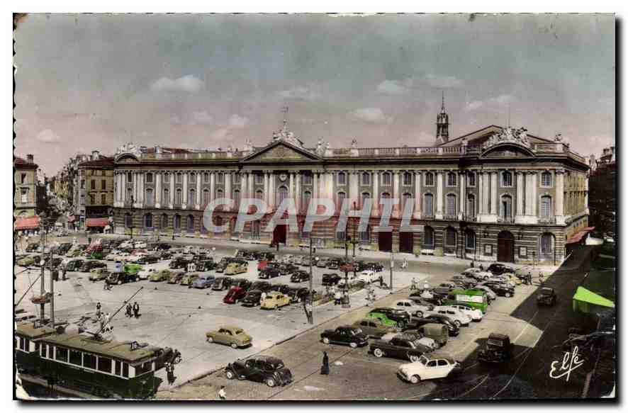 CPM Toulouse La Place du Capitale Hotel de Ville