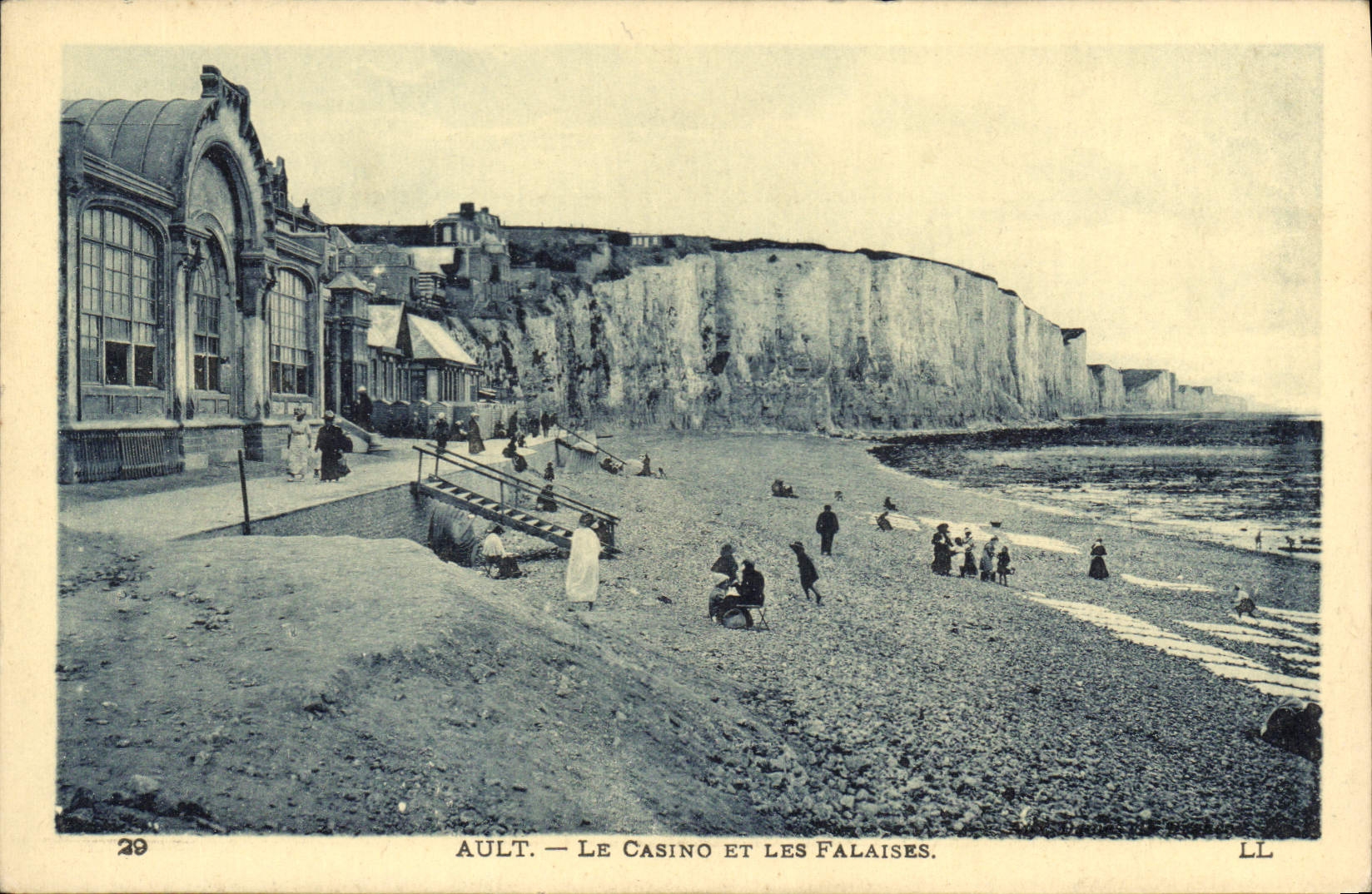 CPA Ault Le Casino et les Falaises