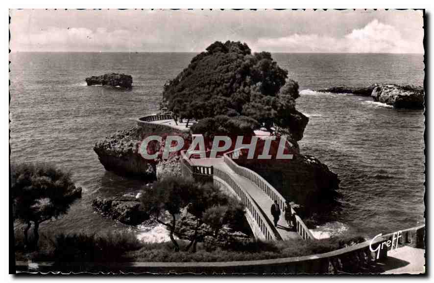 CPA En Pays basque Biarritz (Basses Pyrenees) Le Rocher du Basta