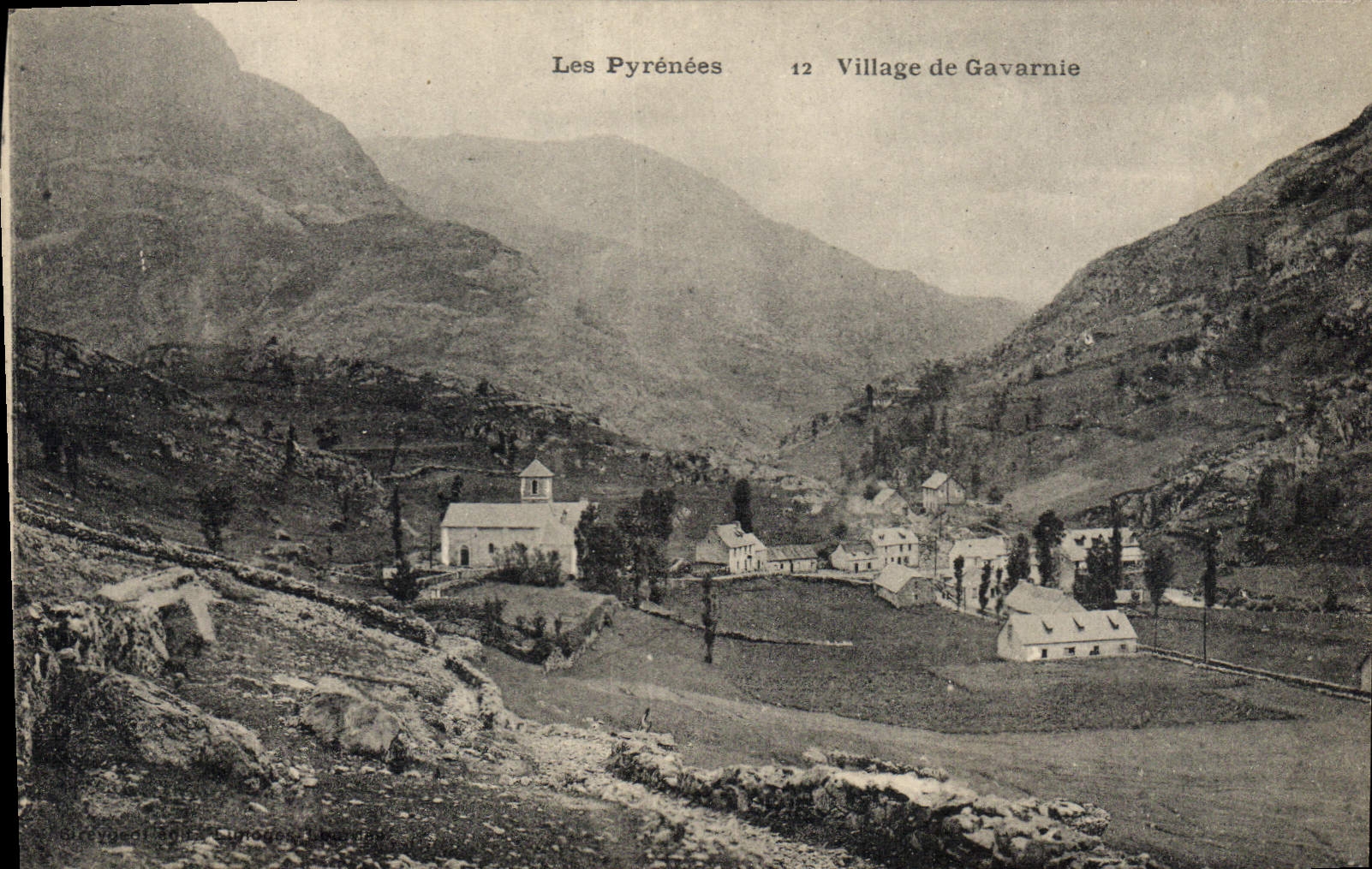 CPA Les Pyrenees Village de Cavarnie