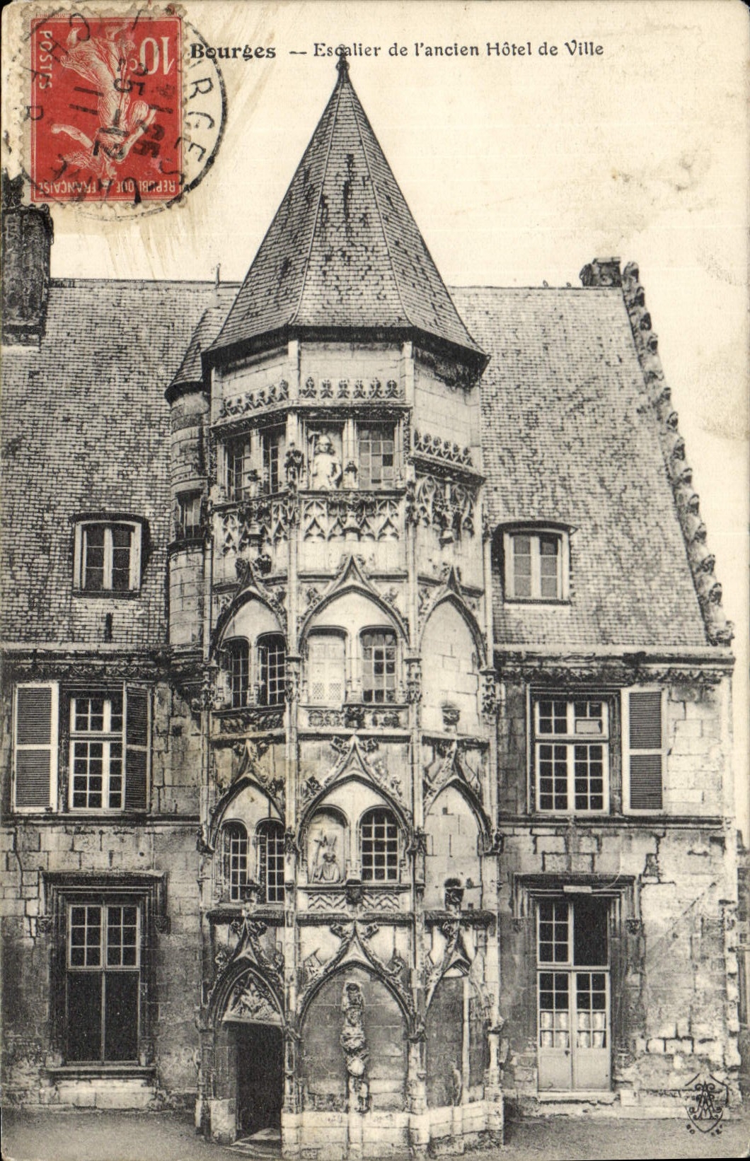 CPA Bourges Escaller de l'ancien Hotel de Ville