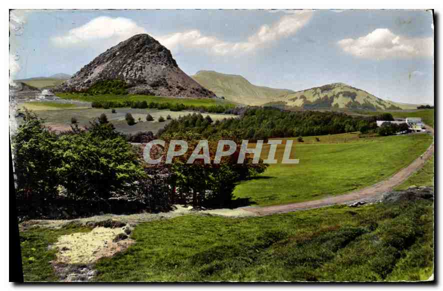 CPA Hautes Cevennes A gauche Gerbier de Jonc 1554 m Au centre Mezenc 1750 m A droite Sara 1505 m