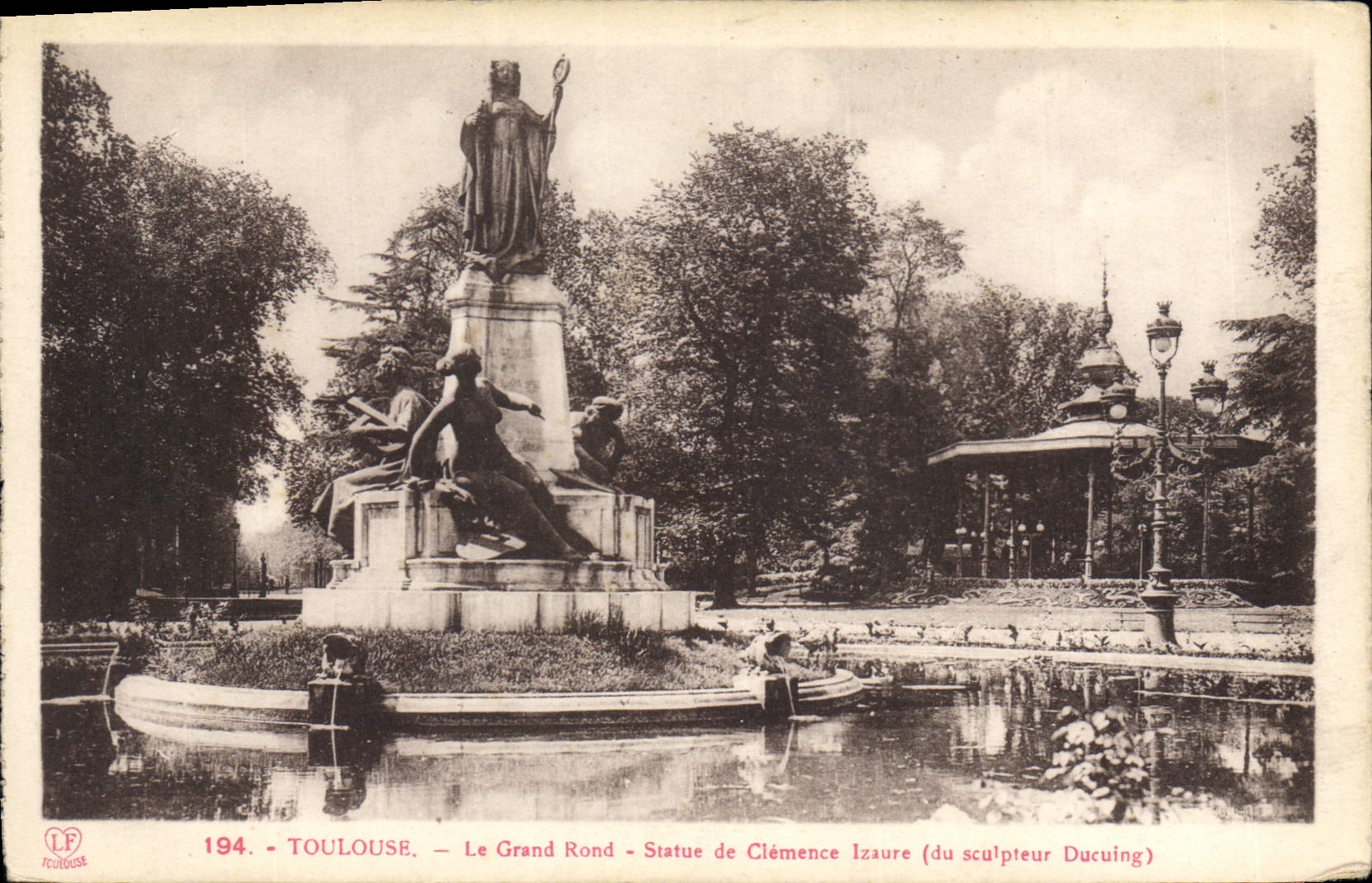 Toulouse - Le Grand Rond - Statue de Clémence Izaure (du sculpteur Ducuing)