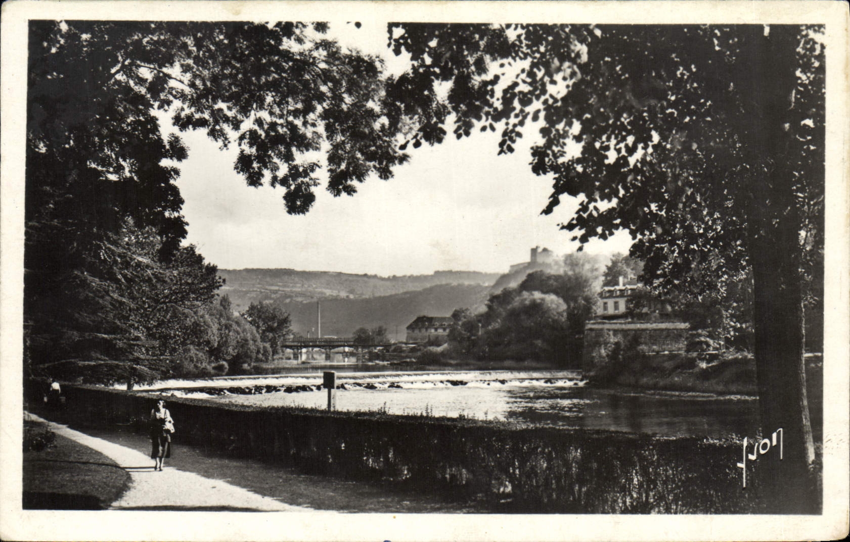 Les rives du Doubs et la citadelle — Besançon (Doubs) — Éditions d'Art 'Yvonne' Paris