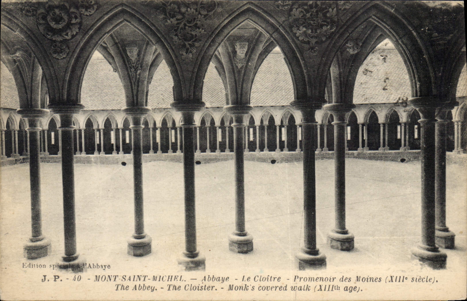 CPA Mont Saint Michel Abbaye Le CLoitre Promenoir des Moines (XIIIe siecle)