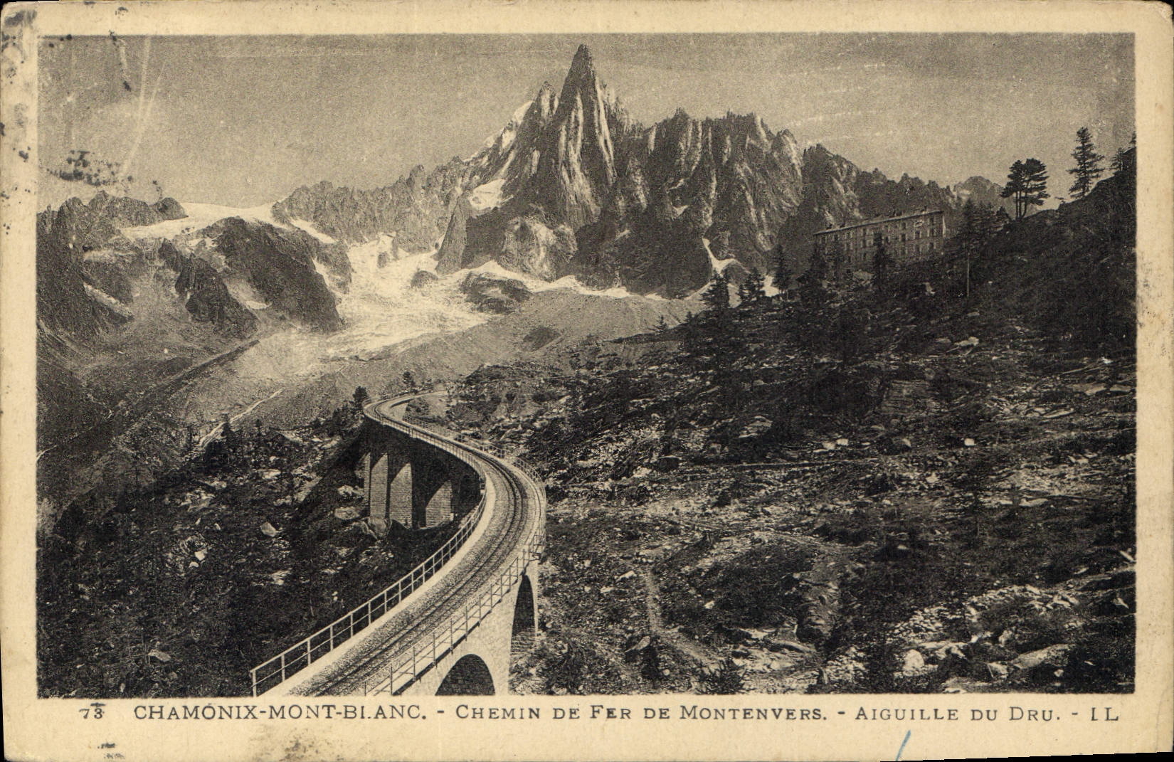 CPA Chamonix Blanc Chemin de Fer de Montenvers Aiguille du Dru