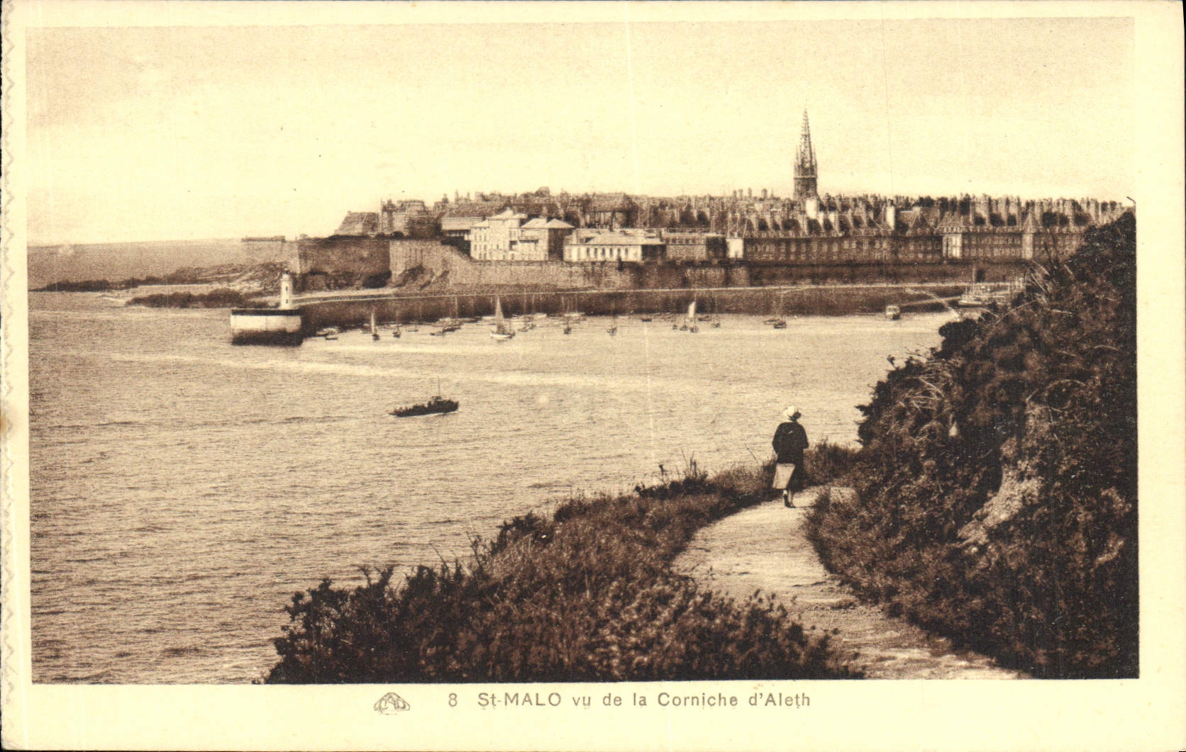 St-Malo vu de la Corniche d'Aleth — vue panoramique sur le port et la ville — éditeur non identifié, n° de série 8