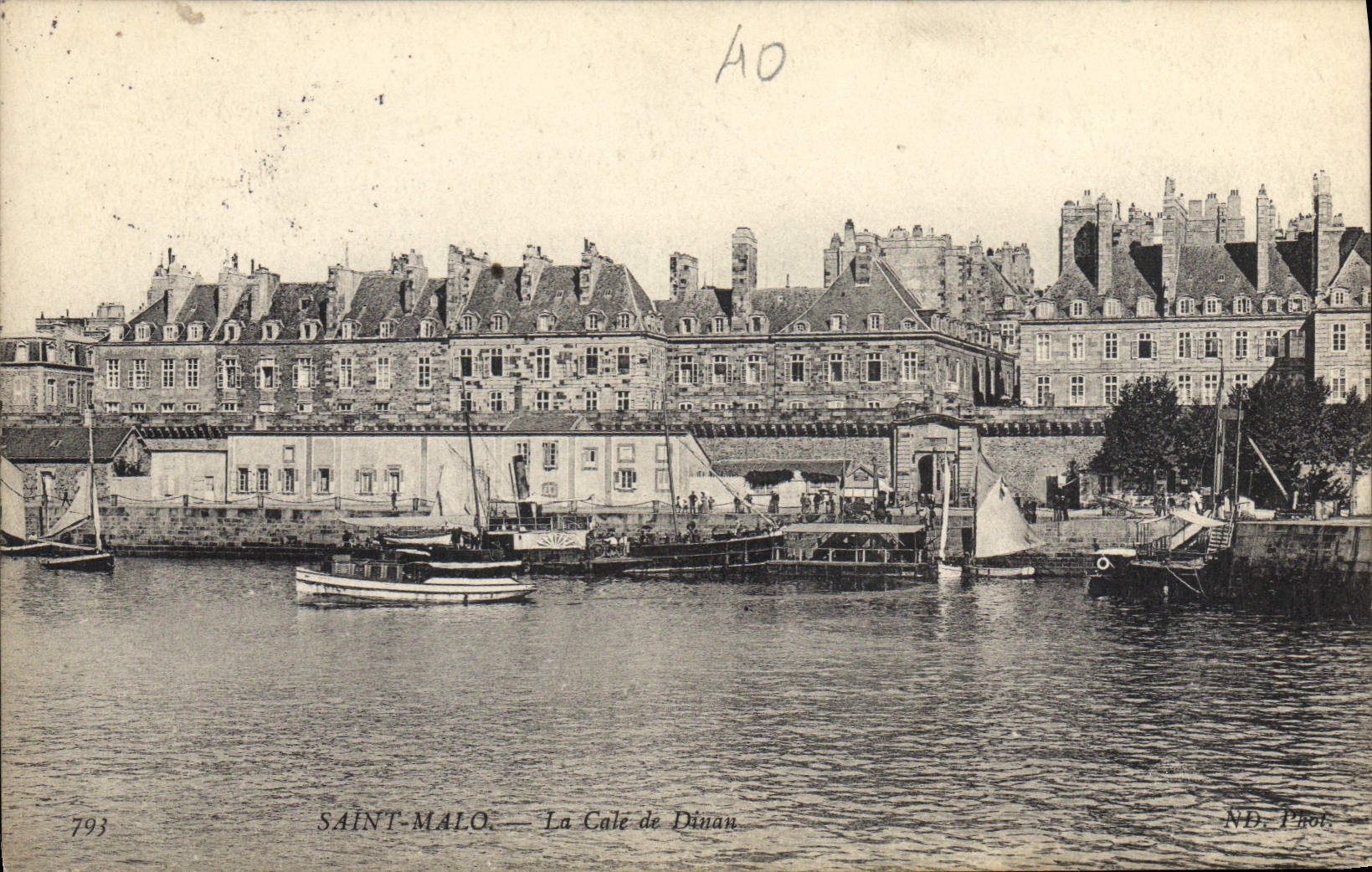 Saint-Malo — La Cale de Dinan — ND. Phot.
