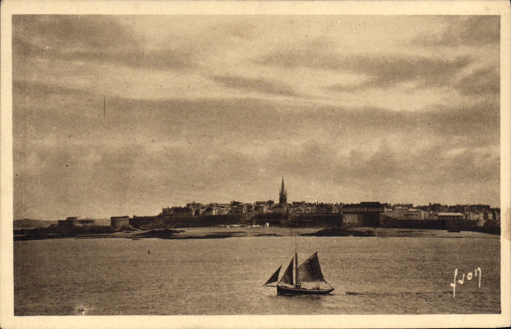 Saint-Malo (Ille-et-Vilaine) — Vue générale prise de Dinard — Éditions d'Art Française
