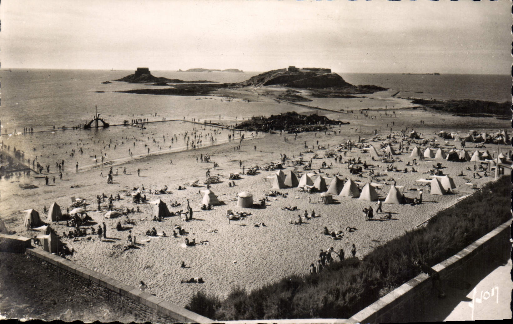 Saint-Malo (Ille-et-Vilaine) — La plage du grand Bé — Éditions d'Art, Paris