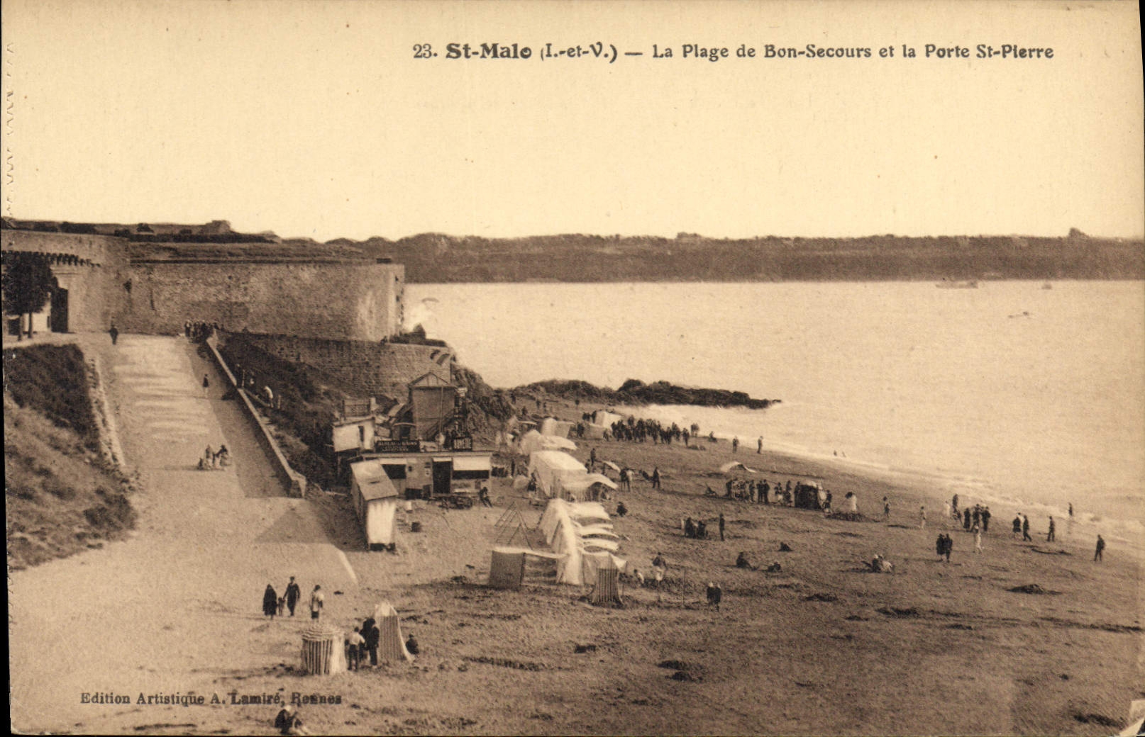 St-Malo (I.-et-V.) — La Plage de Bon-Secours et la Porte St-Pierre — Édition Artistique A. Lamiré, Rennes