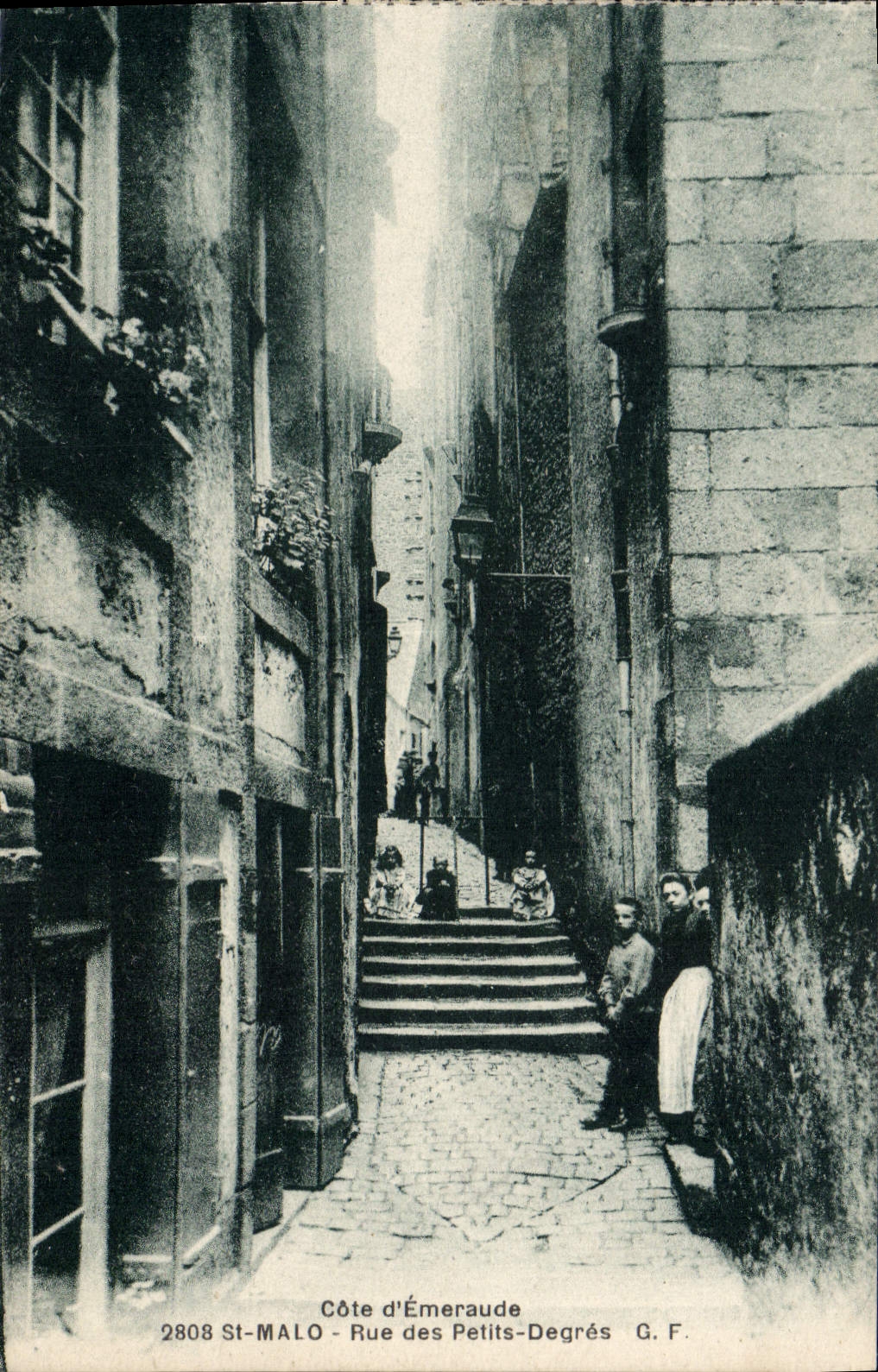 St-Malo — Rue des Petits-Degrés — G. F. n°2808