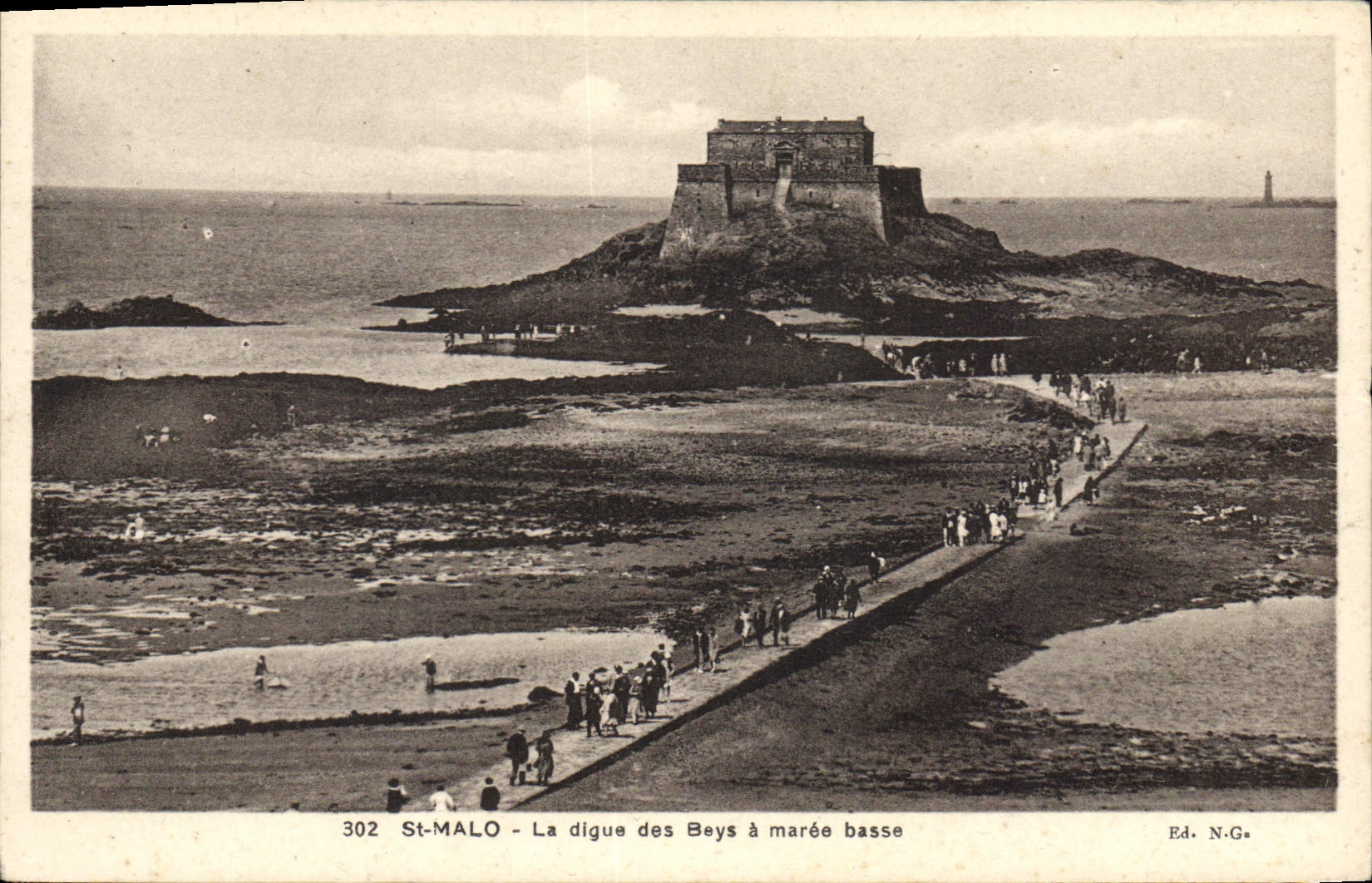 St-Malo - La digue des Bays à marée basse — Ed. N.G. n° 302