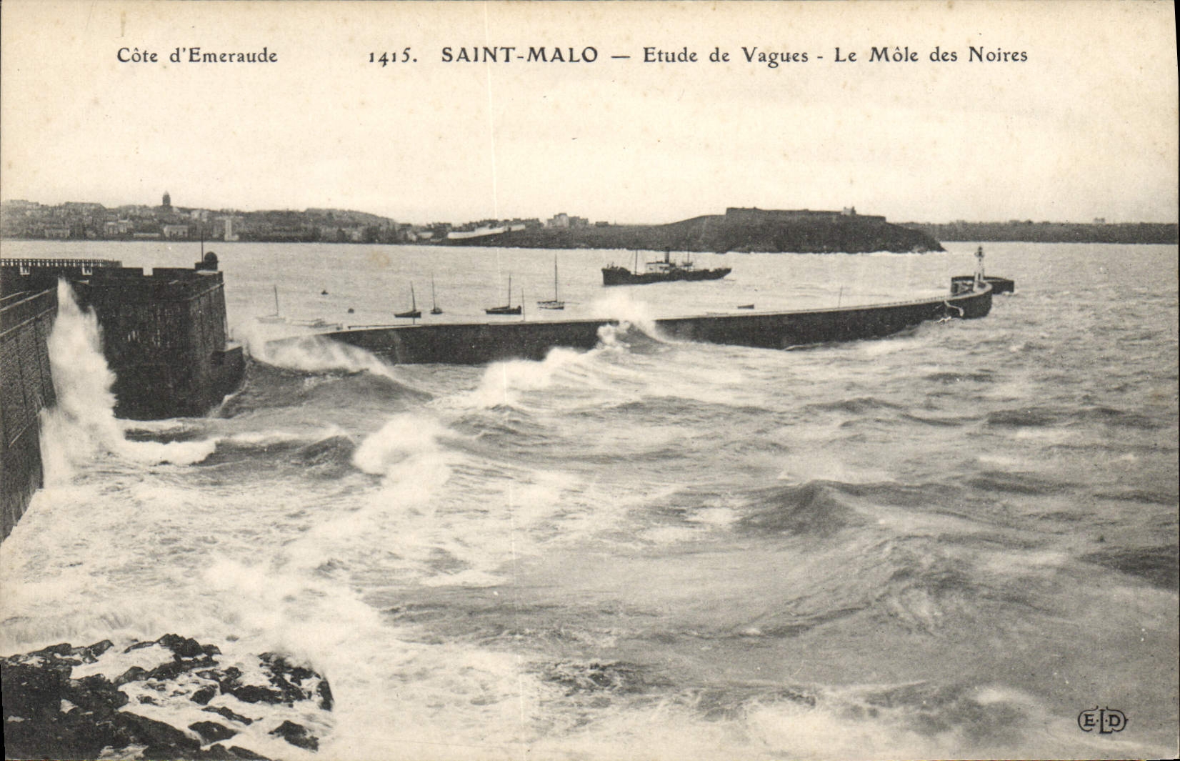 Saint-Malo — Étude de Vagues - Le Môle des Noires — Côte d'Emeraude, n°1415