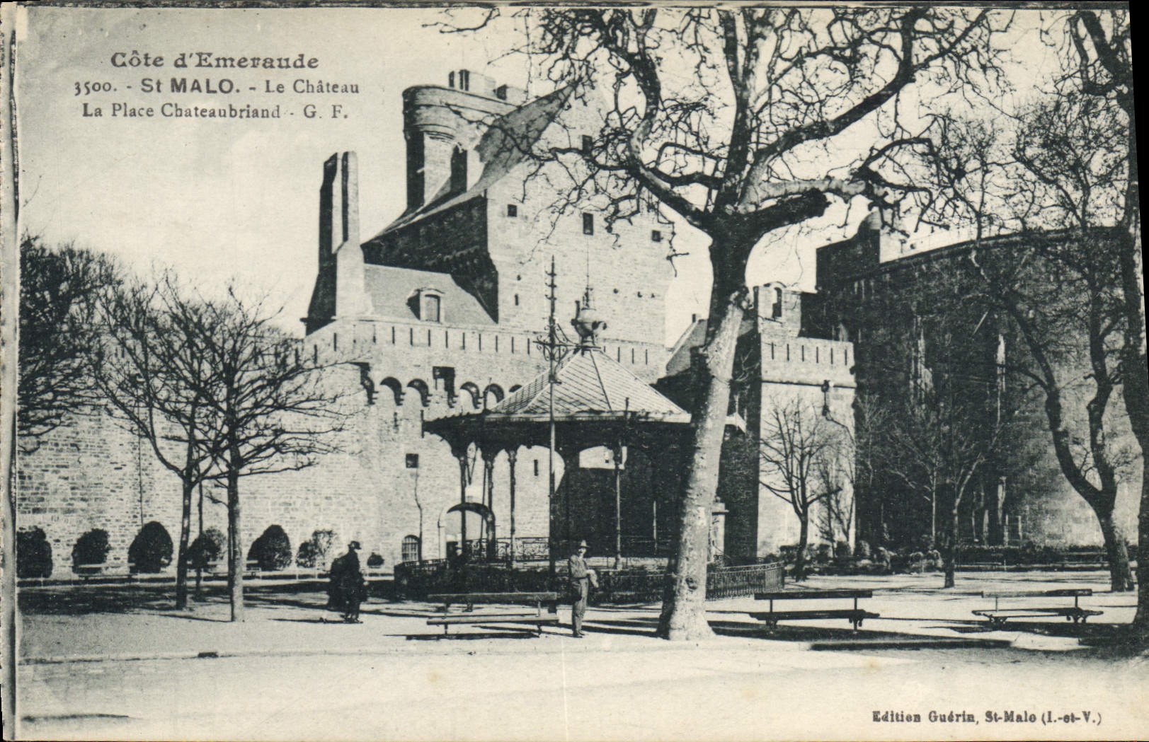 Côte d'Emeraude - Le Château à la Place Chateaubriand - Édition Guérin, St-Malo