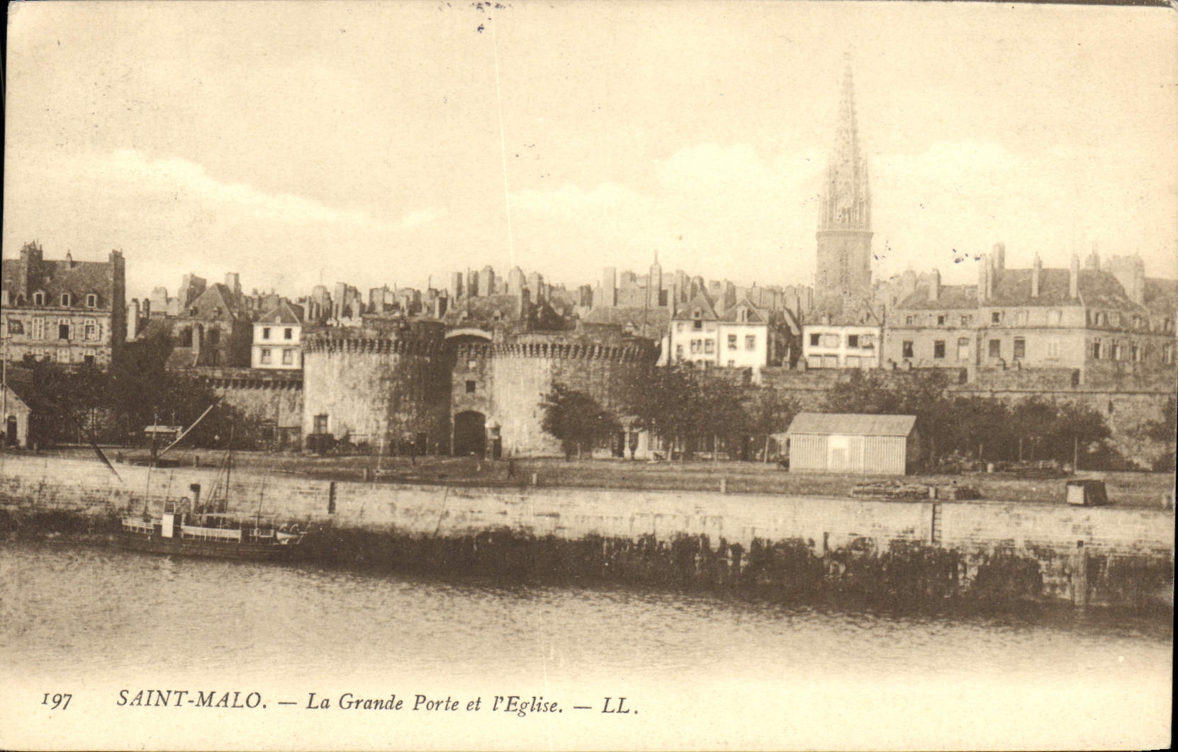 Saint-Malo — La Grande Porte et l'Église — LL. n°197