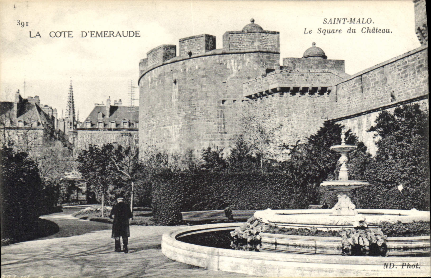 Saint-Malo. Le Square du Château — La Côte d'Émeraude — ND. Phot.