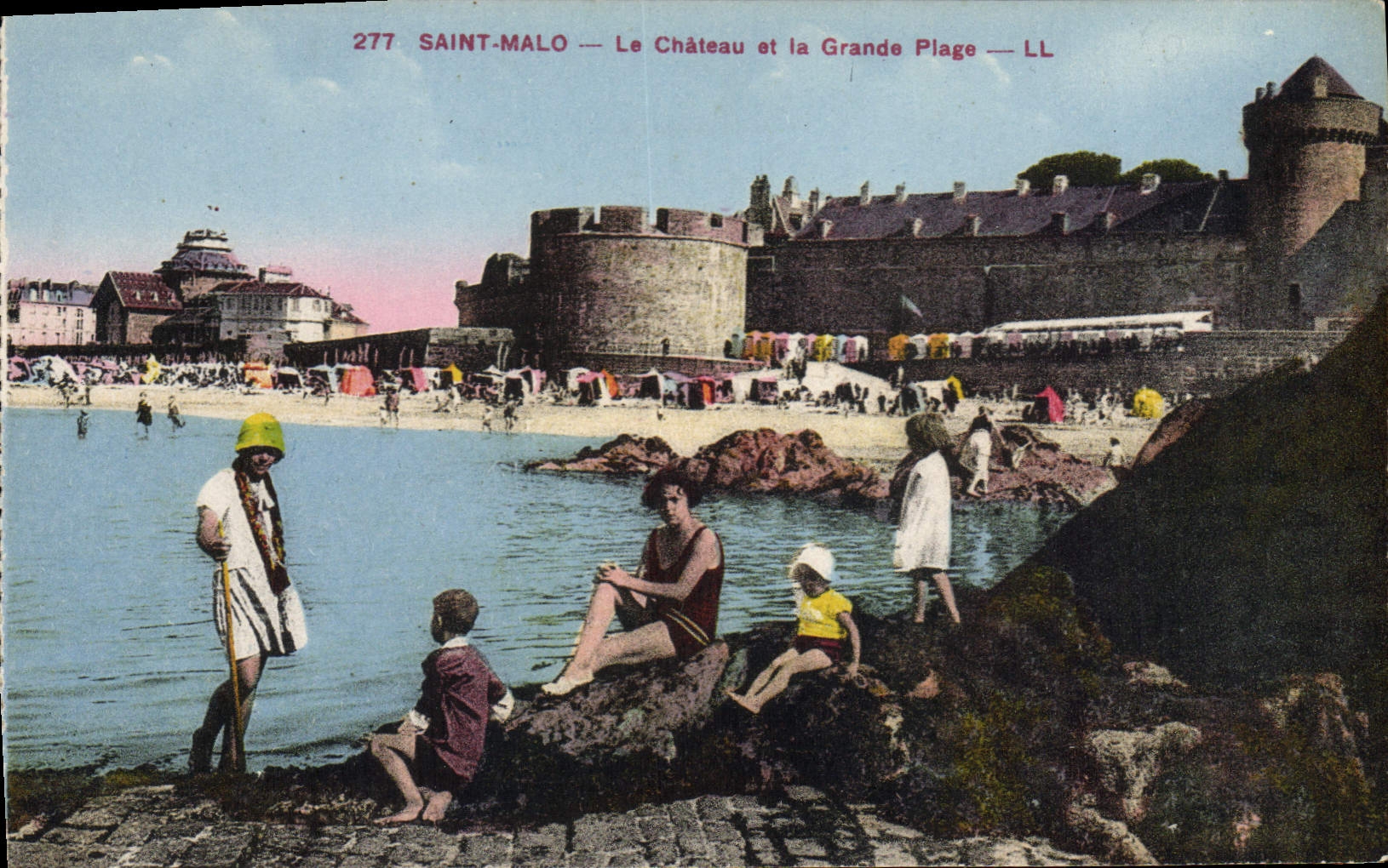 Saint-Malo — Le Château et la Grande Plage — LL