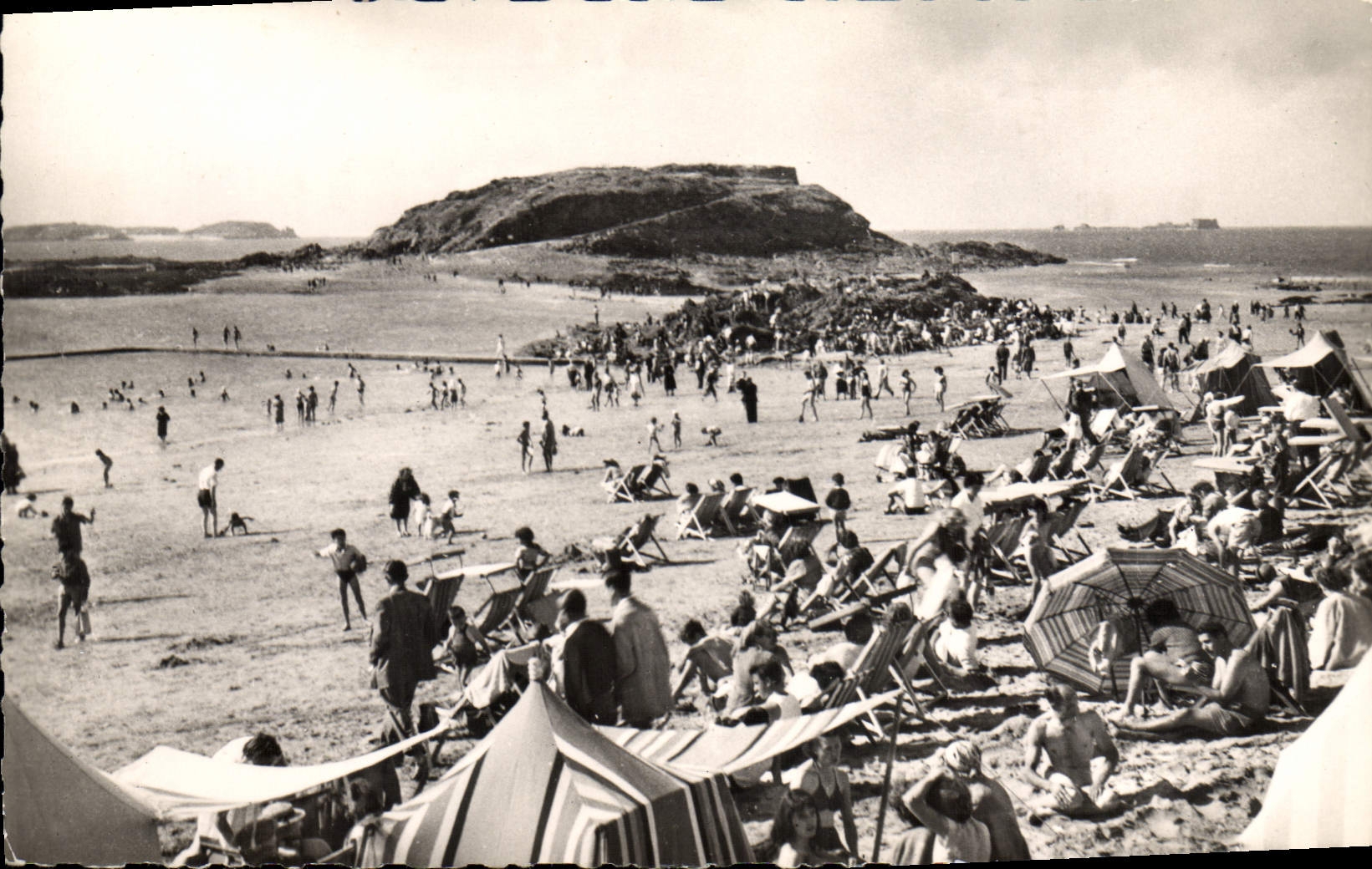 Plage de Bon Secours — Saint-Malo — Éditions du Globe